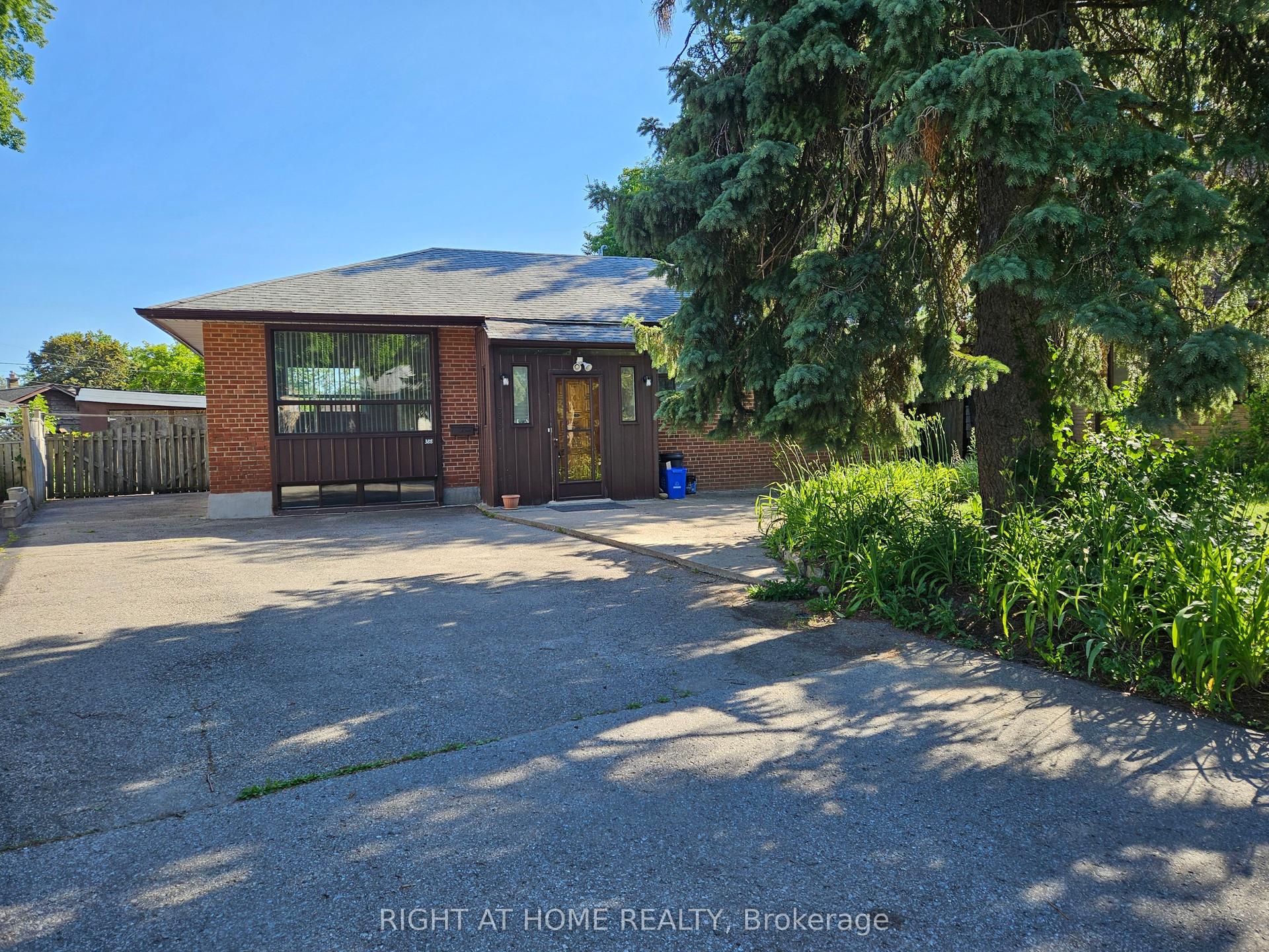 388 Fernleigh Circle S (M/F&BSMT) #(M/F&BSMT) — photo 1