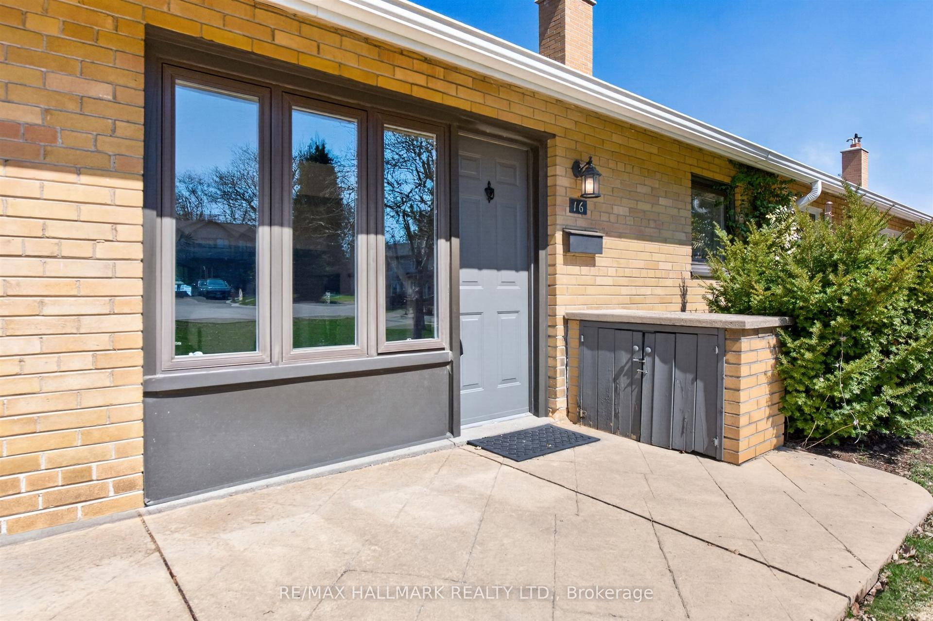 16 Burdock Lane — photo 1