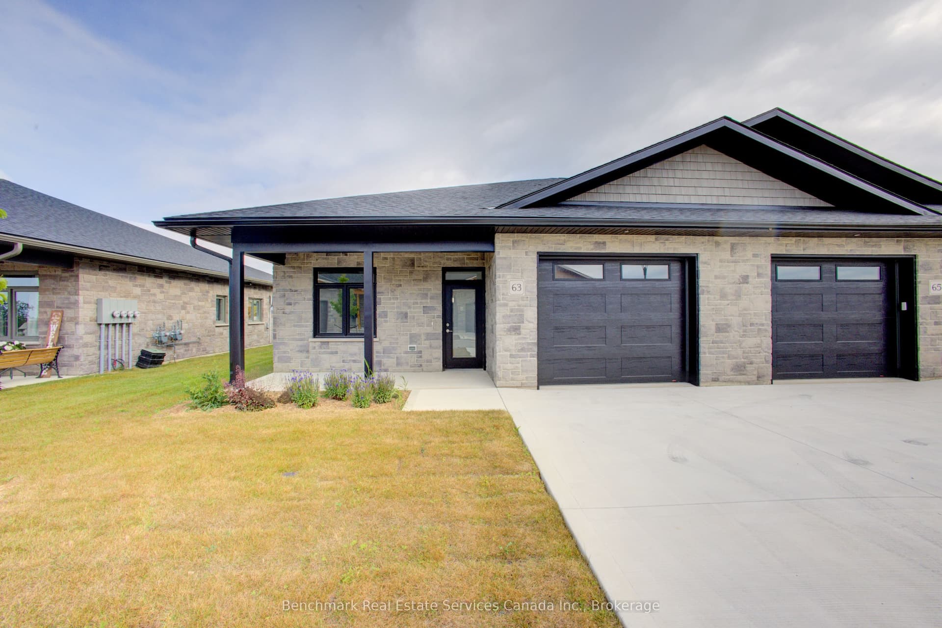 63 Cavalier Crescent — photo 1