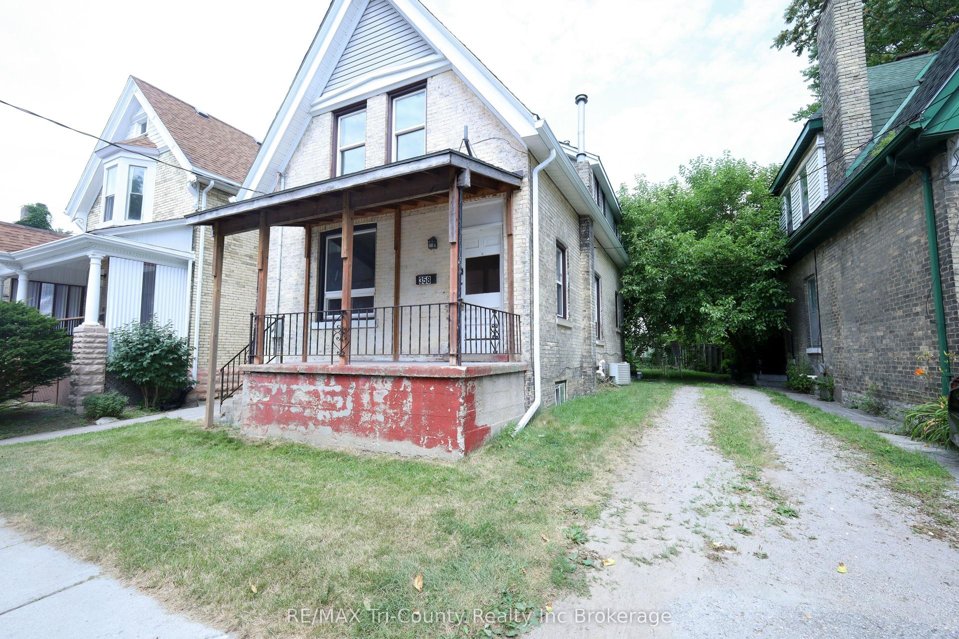 358 Glebe Street E — photo 1
