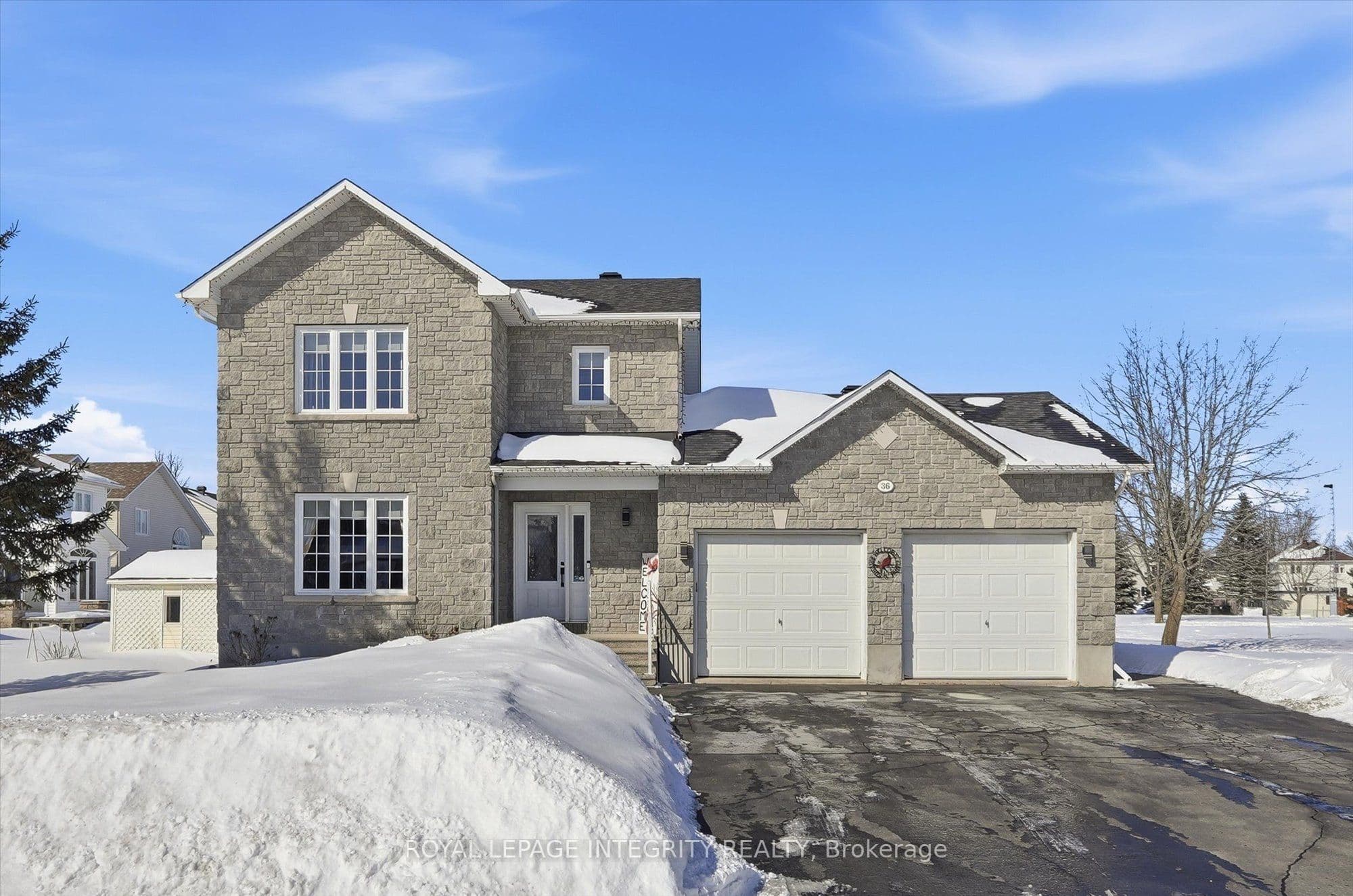 36 Frontenac Boulevard — photo 1