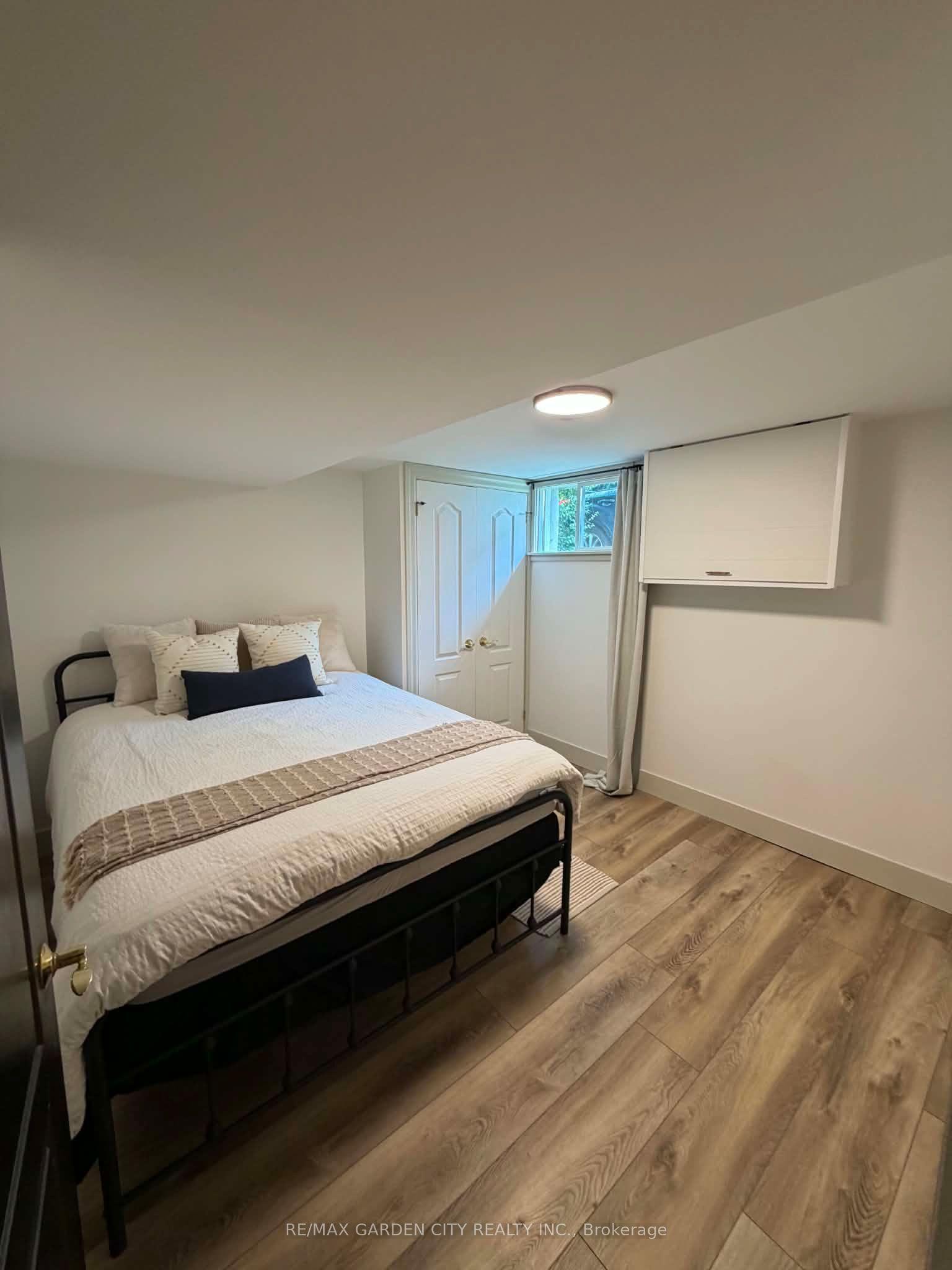 24 Lora Street, St. Catharines — Detached for lease, photo 1