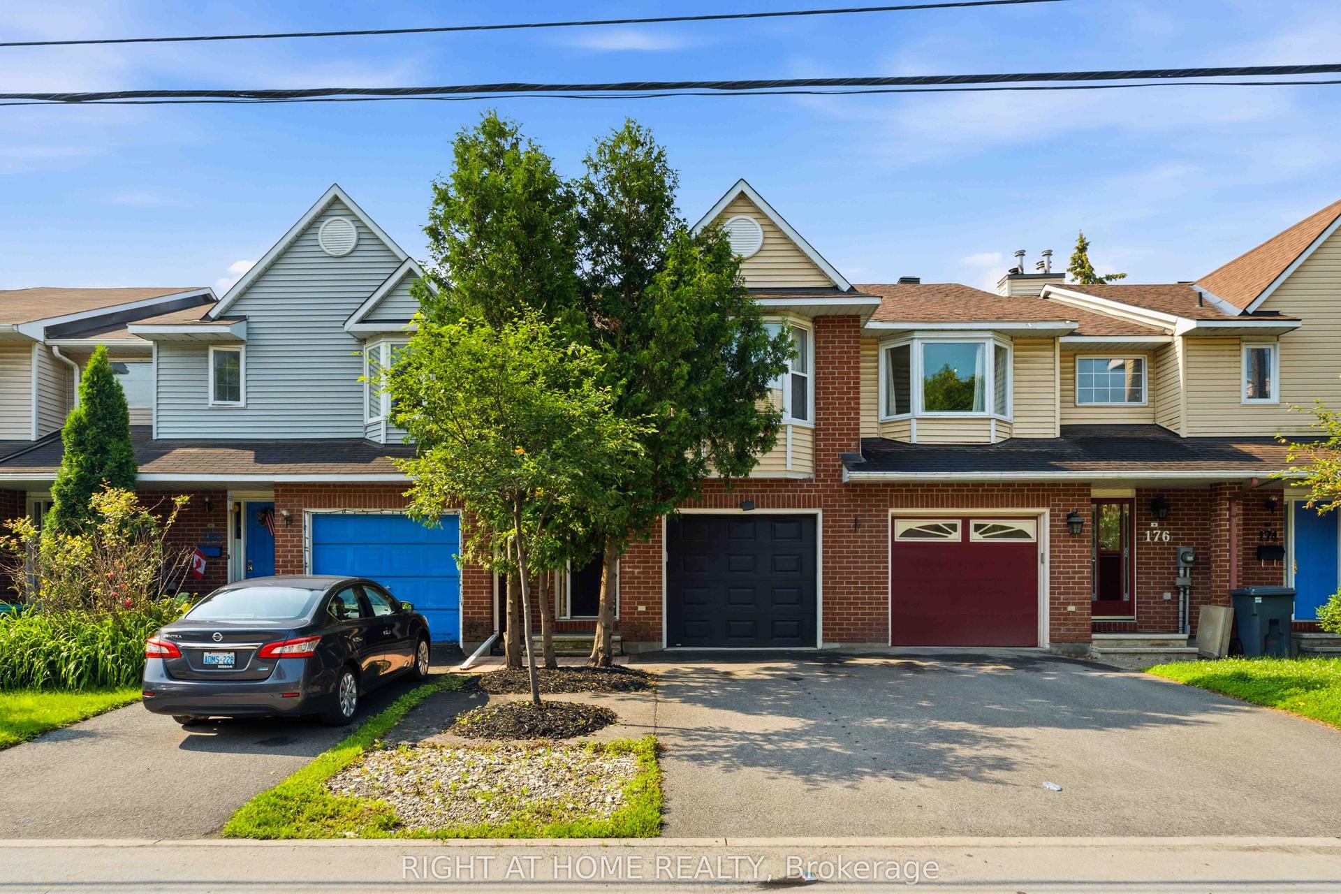 178 Presland Road, Overbrook - Castleheights and Area — Townhouse for sale, photo 1