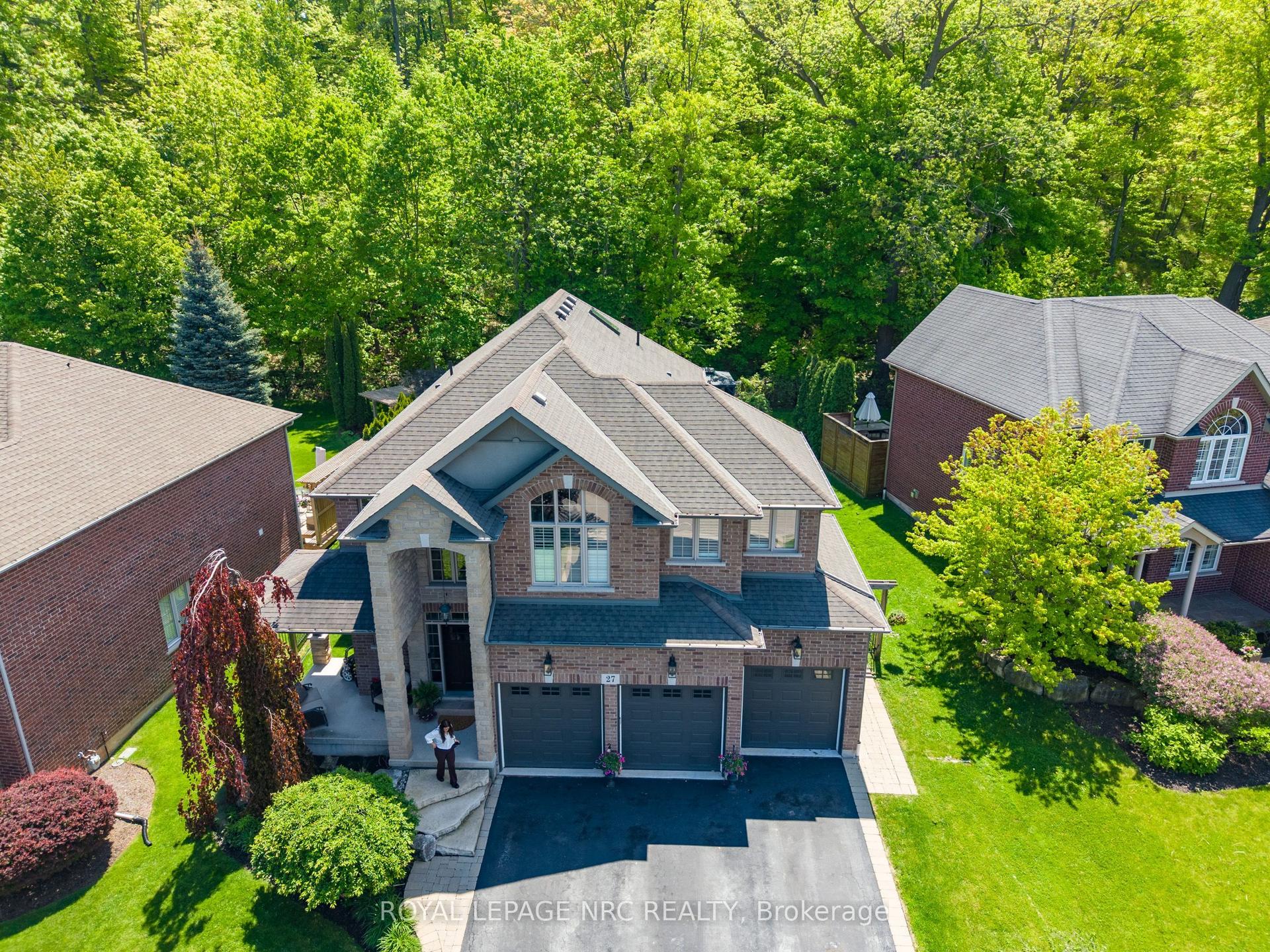 27 Bell Avenue — photo 1