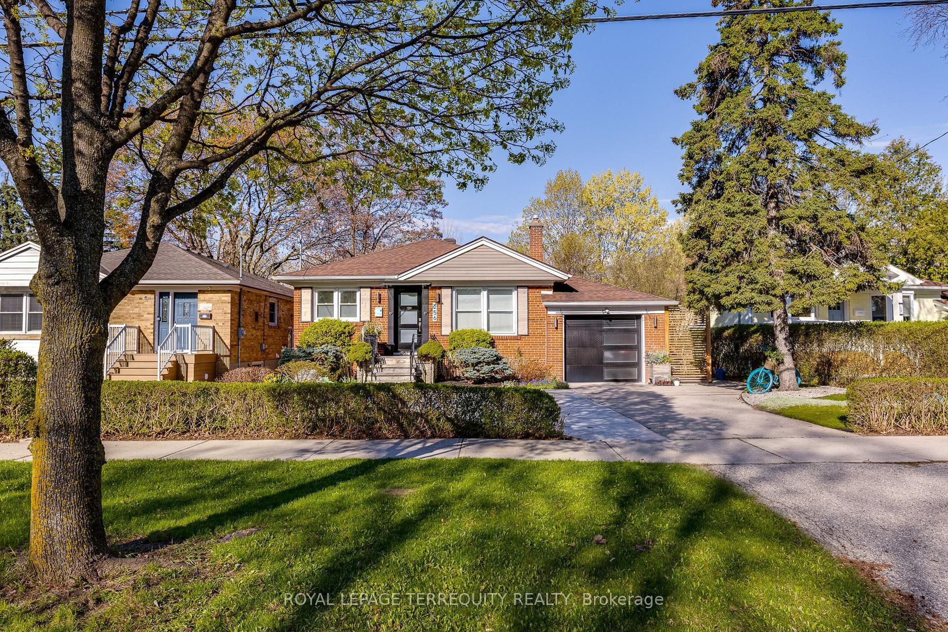 256 Renforth Drive — photo 1