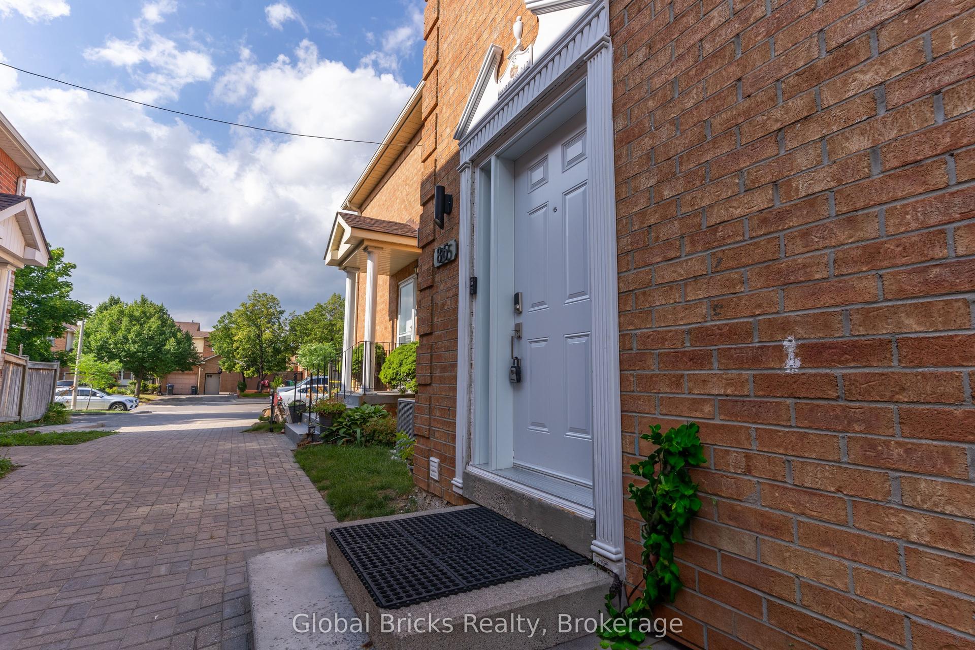 85 Millstone Drive, Brampton — Condo Town for lease, photo 1