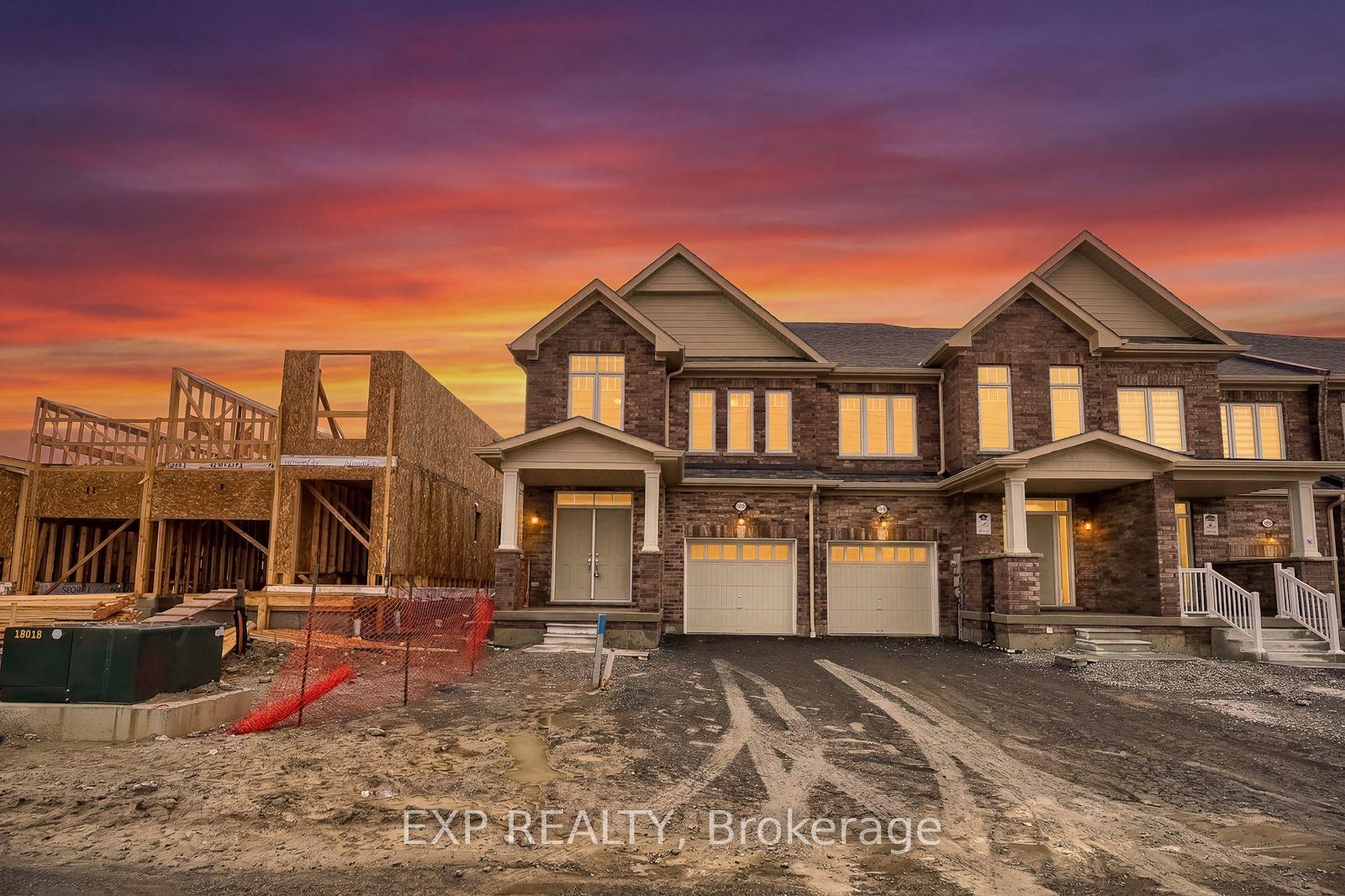 1020 Matthew Murray Crescent — photo 1