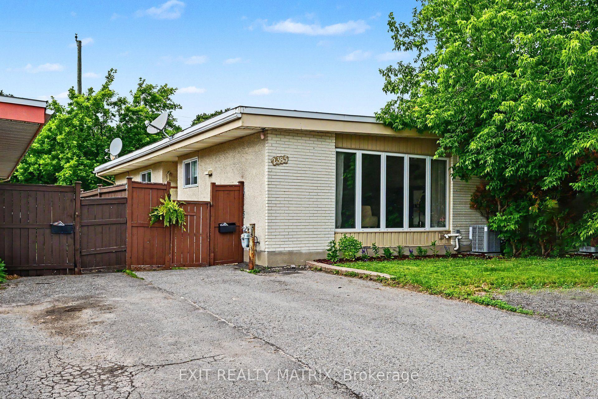 2385 Walkley Road — photo 1