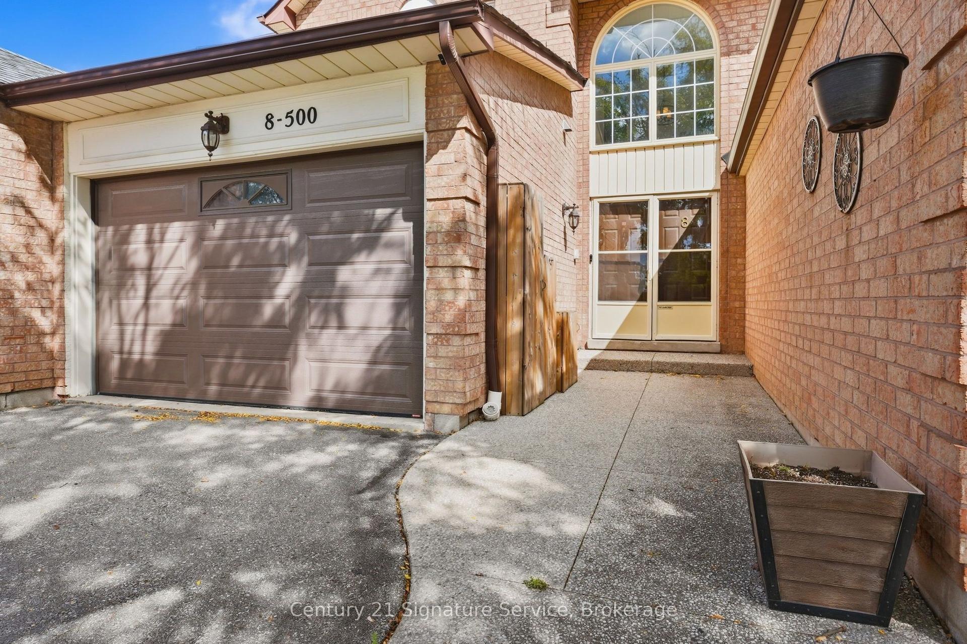 500 Silverthorne Crescent 8 #8, Mississauga — Townhouse for sale, photo 1