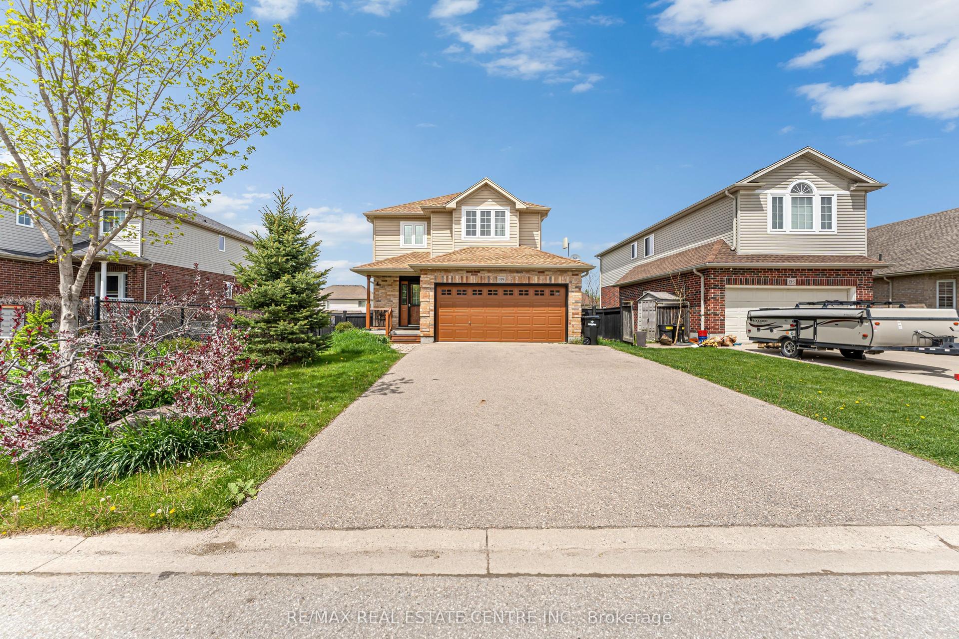 139 FERRIS Drive — photo 1