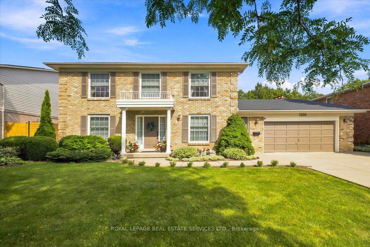1309 Monmouth Drive, Burlington — Detached for sale, photo 1