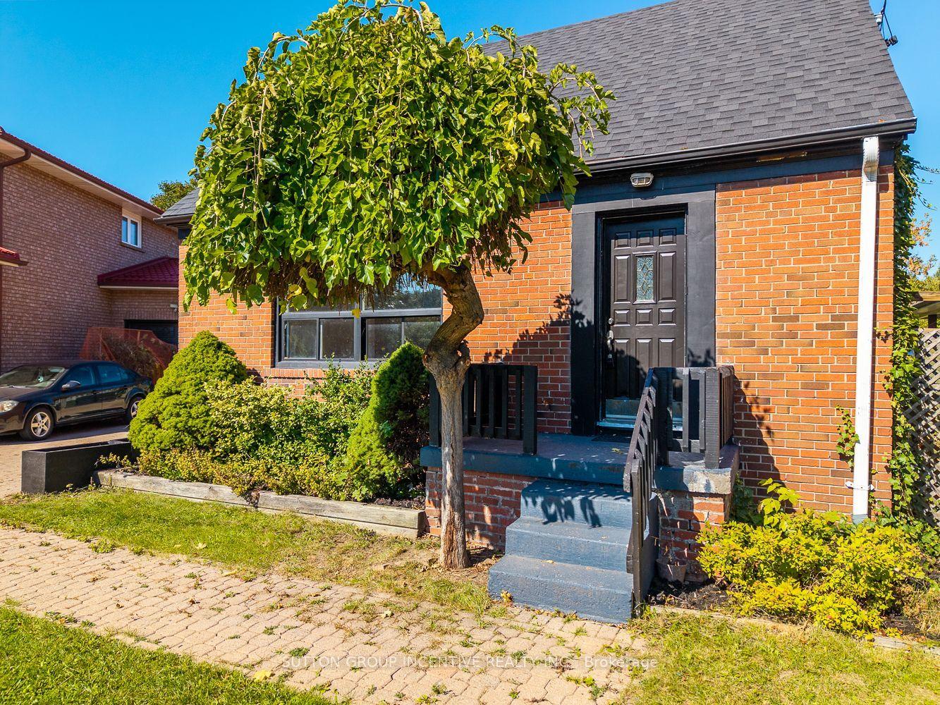 65 Barrhead Crescent — photo 1