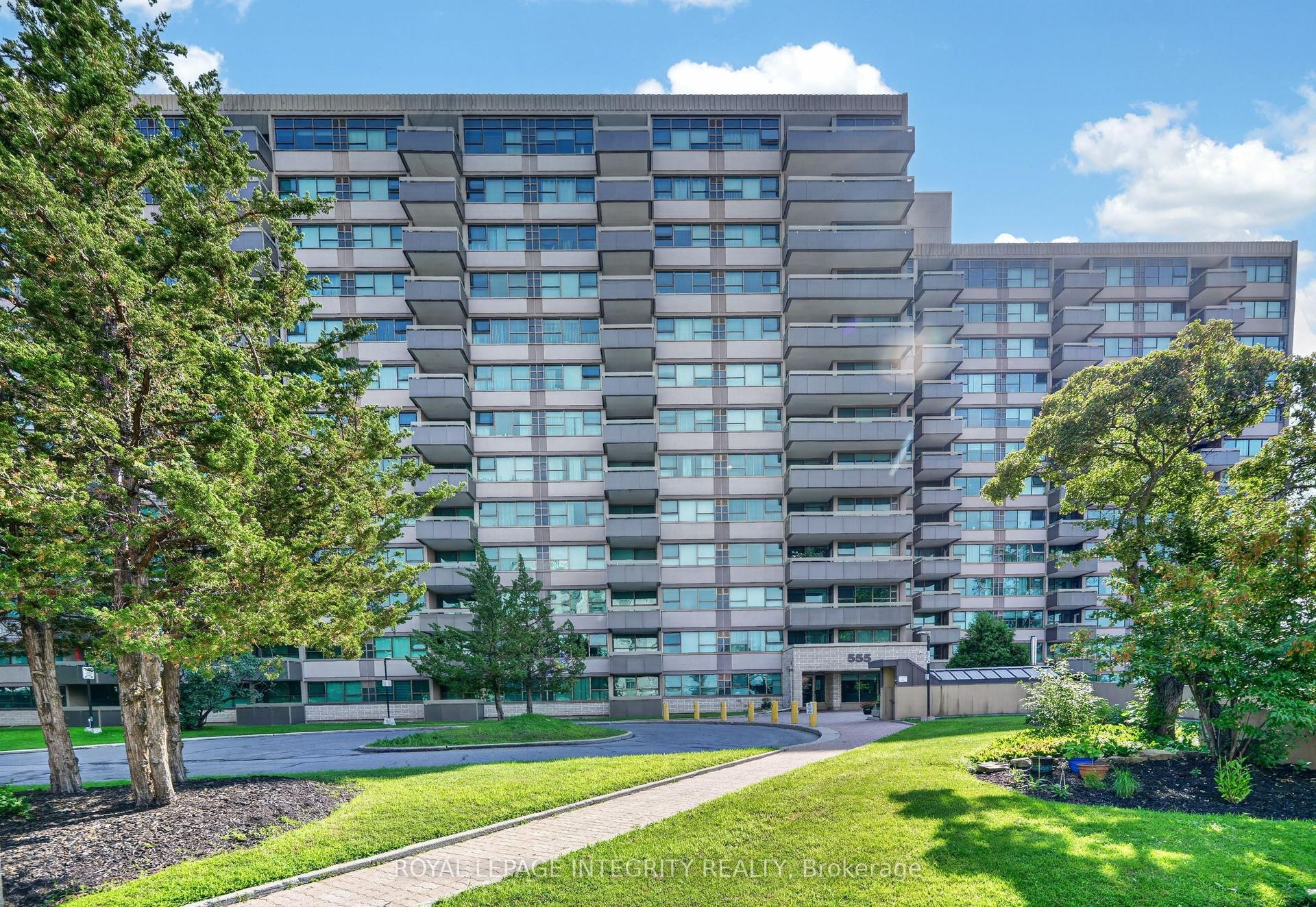 555 Brittany Drive PH8 #PH8, Manor Park - Cardinal Glen and Area — Condo for sale, photo 1
