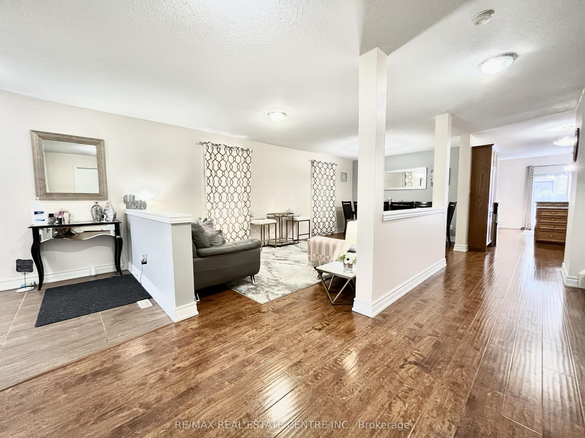 1771 MICKLEBOROUGH Drive W — photo 1