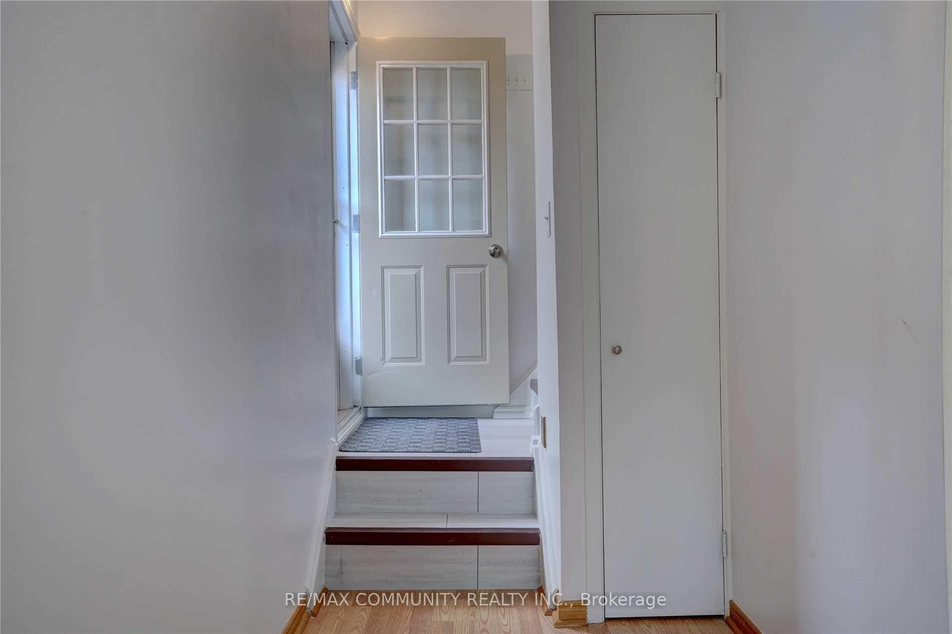 435 Maplewood Drive, Oshawa — Semi-Detached for lease, photo 1