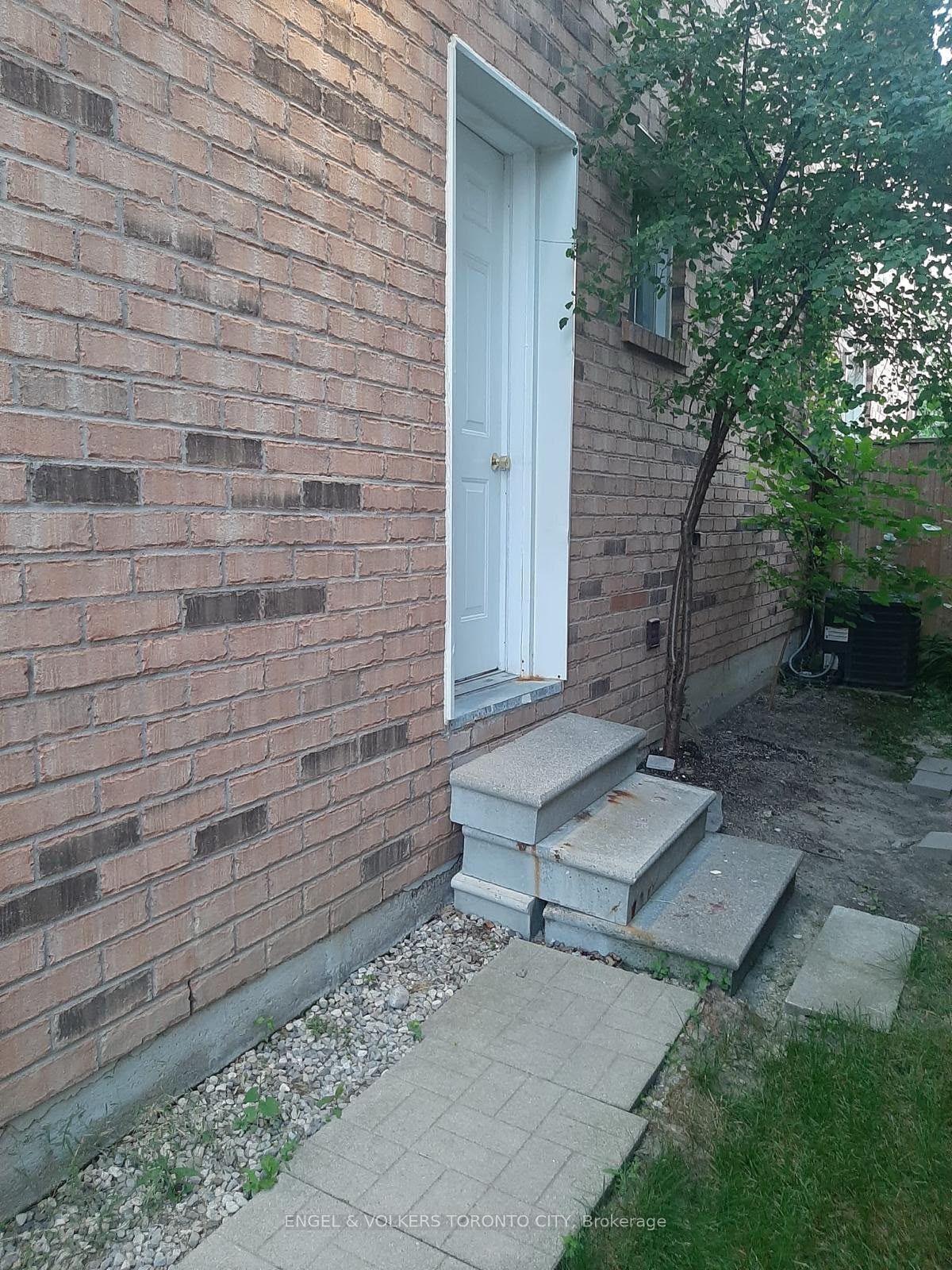 23 Sweet Water Crescent Bsmt #Bsmt, Richmond Hill — Detached for lease, photo 1