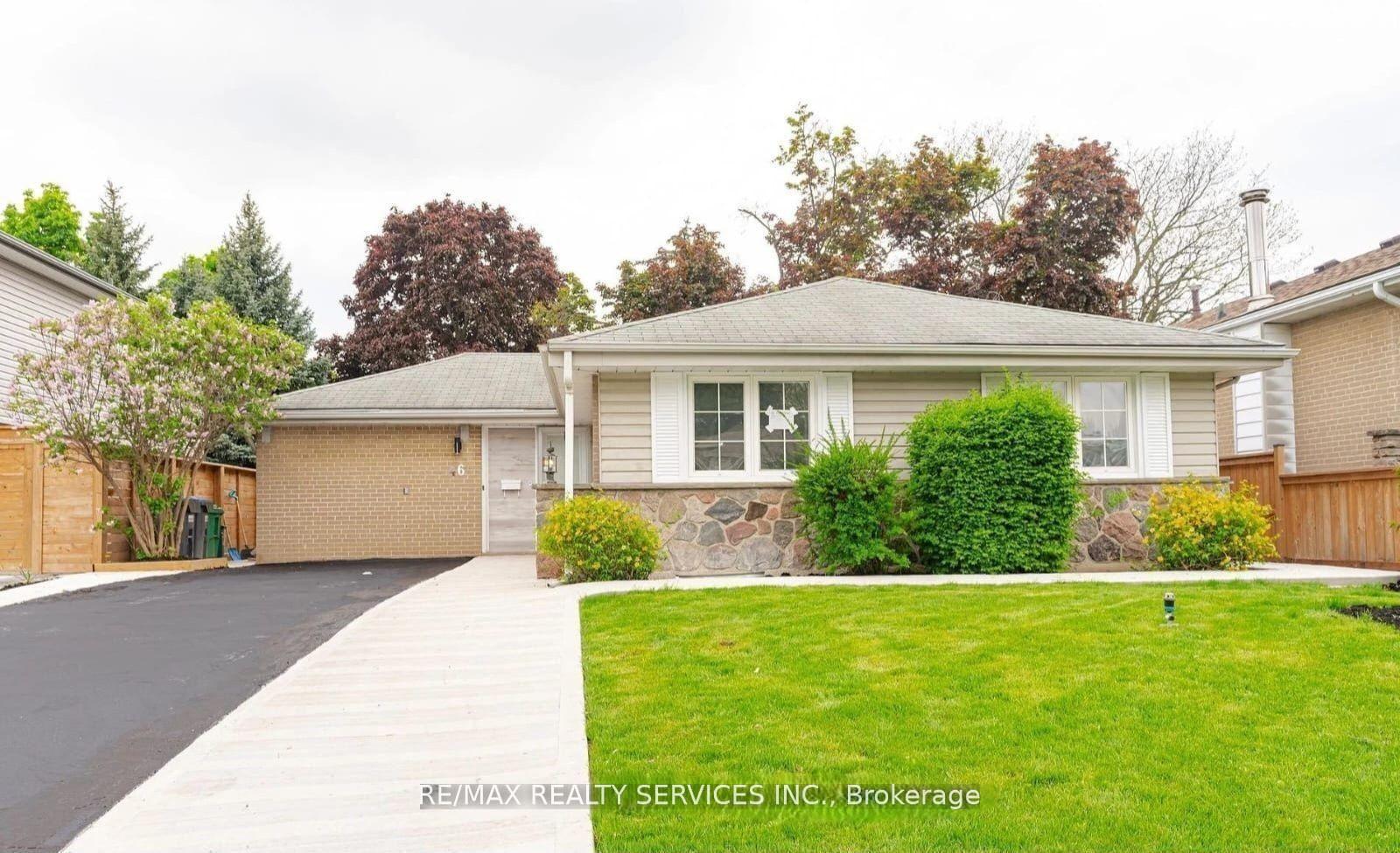 46 Staveley Crescent — photo 1