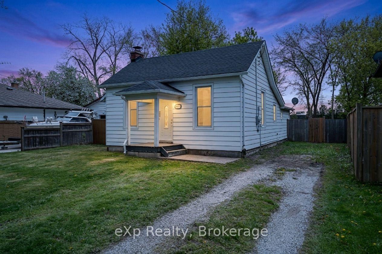 867 Devine Street — photo 1