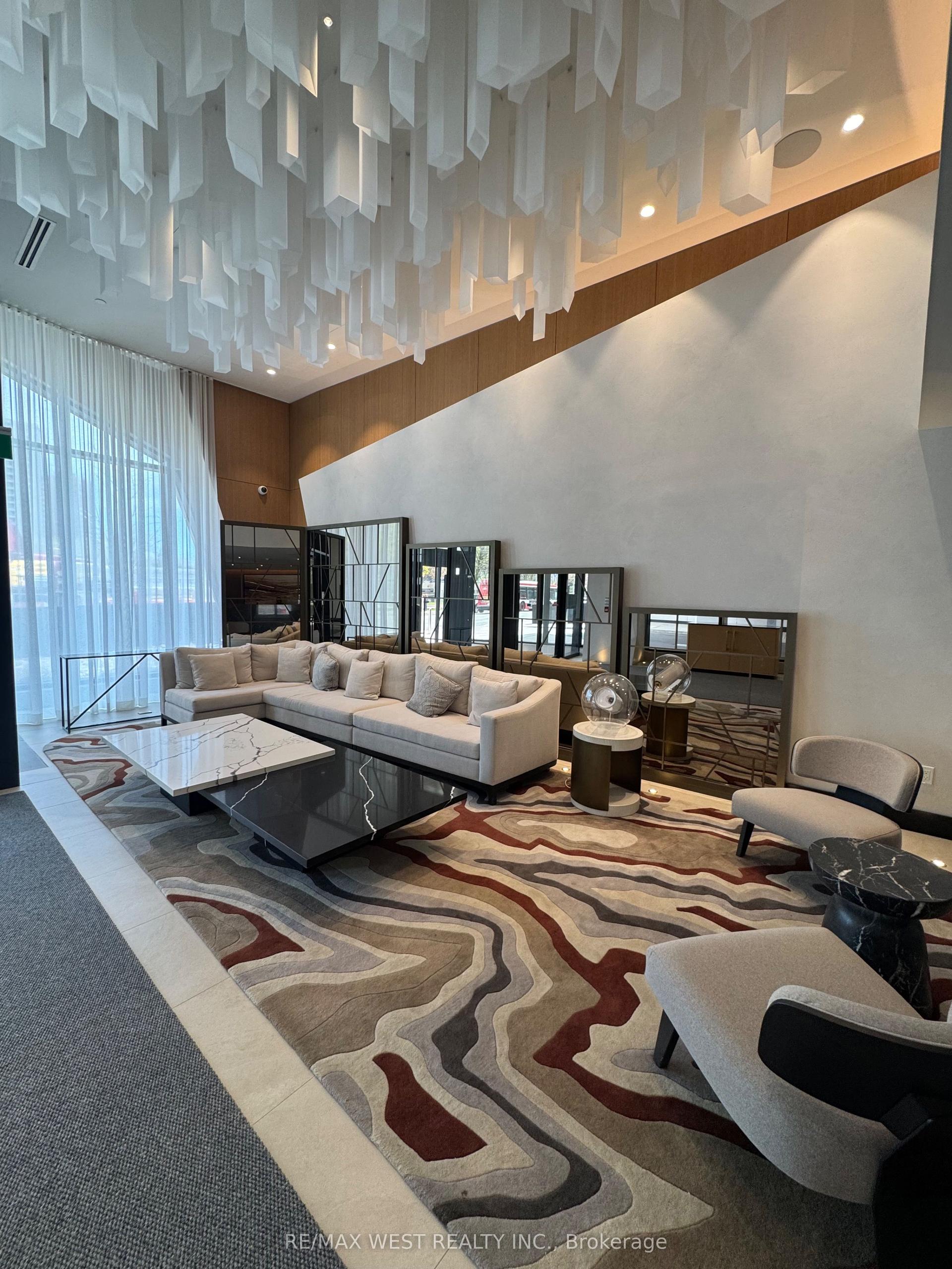 25 Cordova Avenue PH05 #PH05 — photo 1