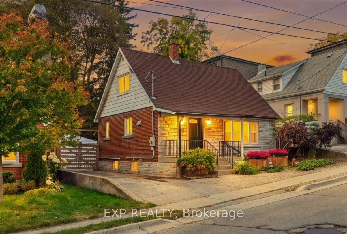 106 Cedar Street S, Kitchener — Detached for sale, photo 1
