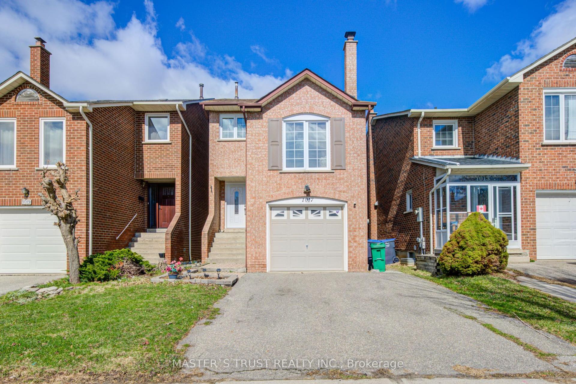 1017 Lucerne Crescent — photo 1