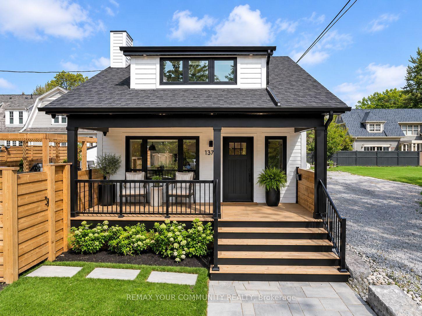 1379 Caroline Street, Burlington — Detached for sale, photo 1