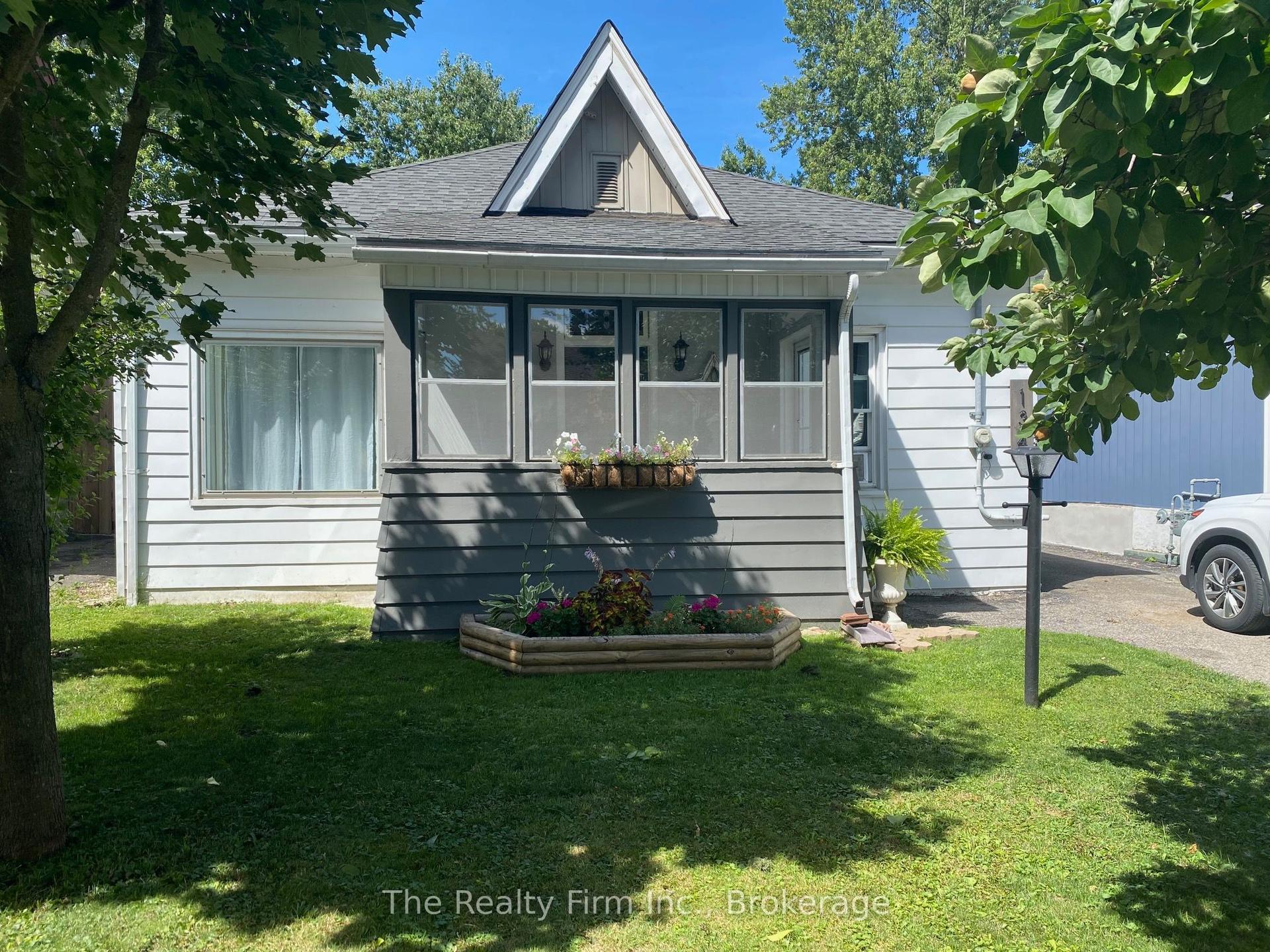 134 Well Street — photo 1
