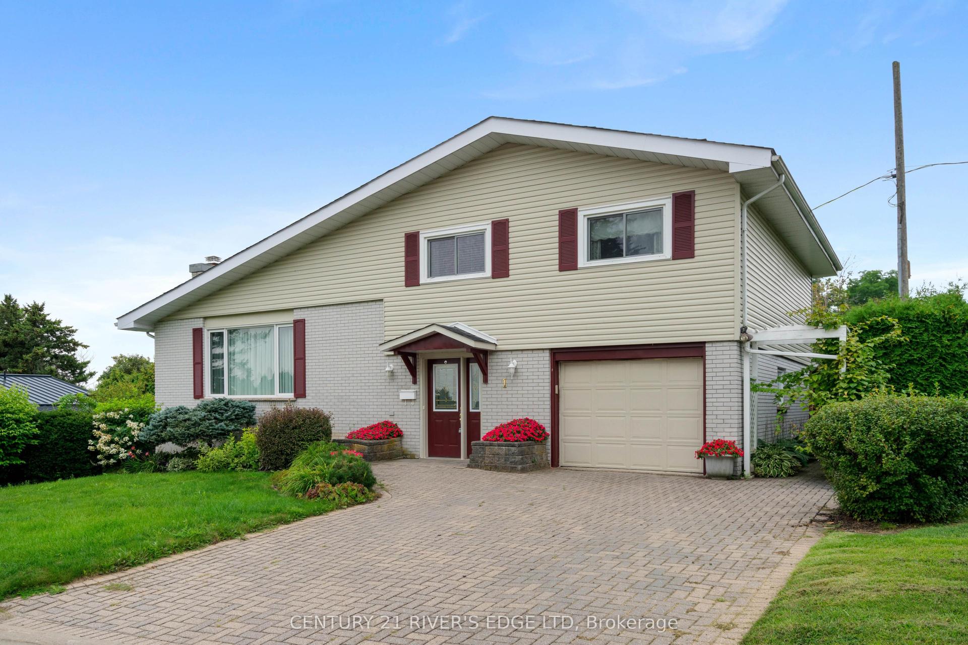 1 Hardy Crescent, Brockville — Detached for sale, photo 1