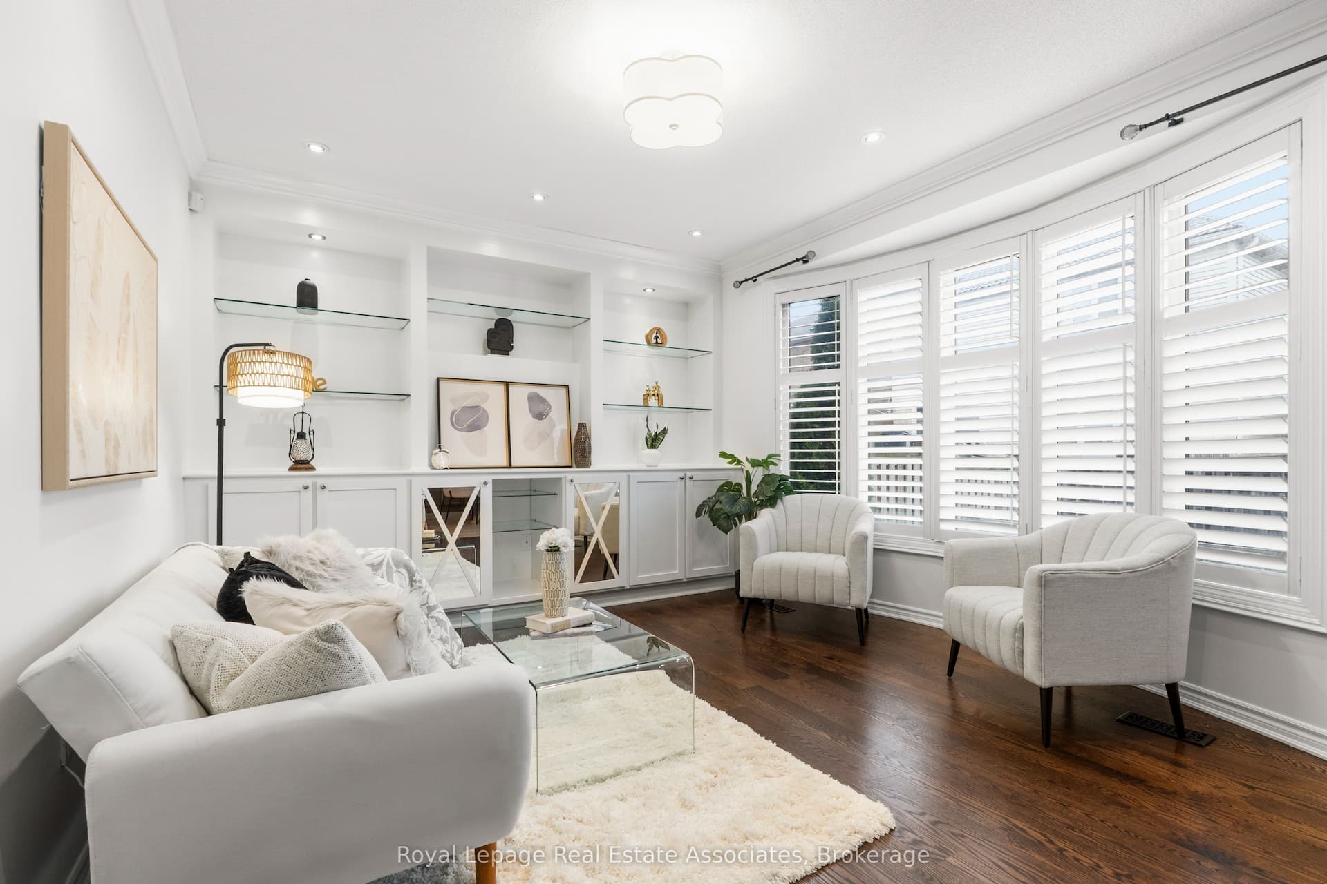 291 Silver Court — photo 1