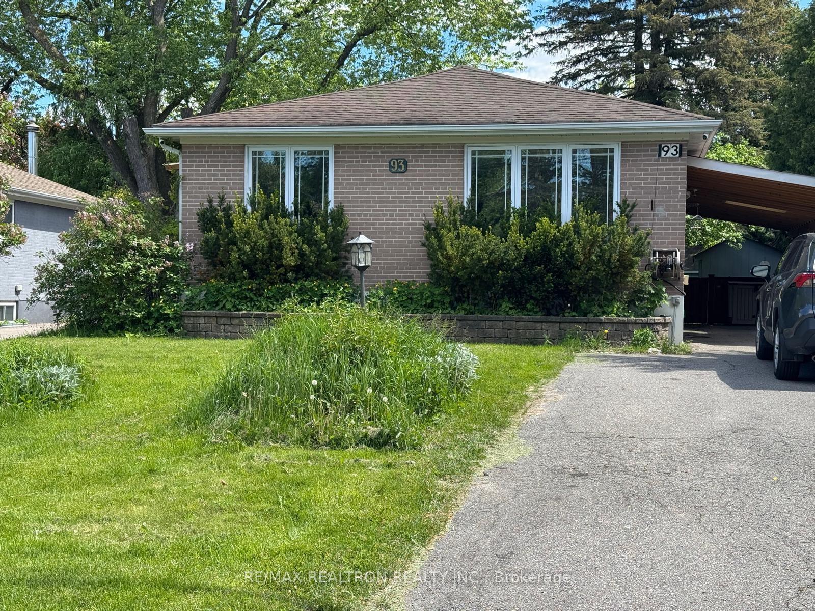 93 Aurora Heights Drive — photo 1