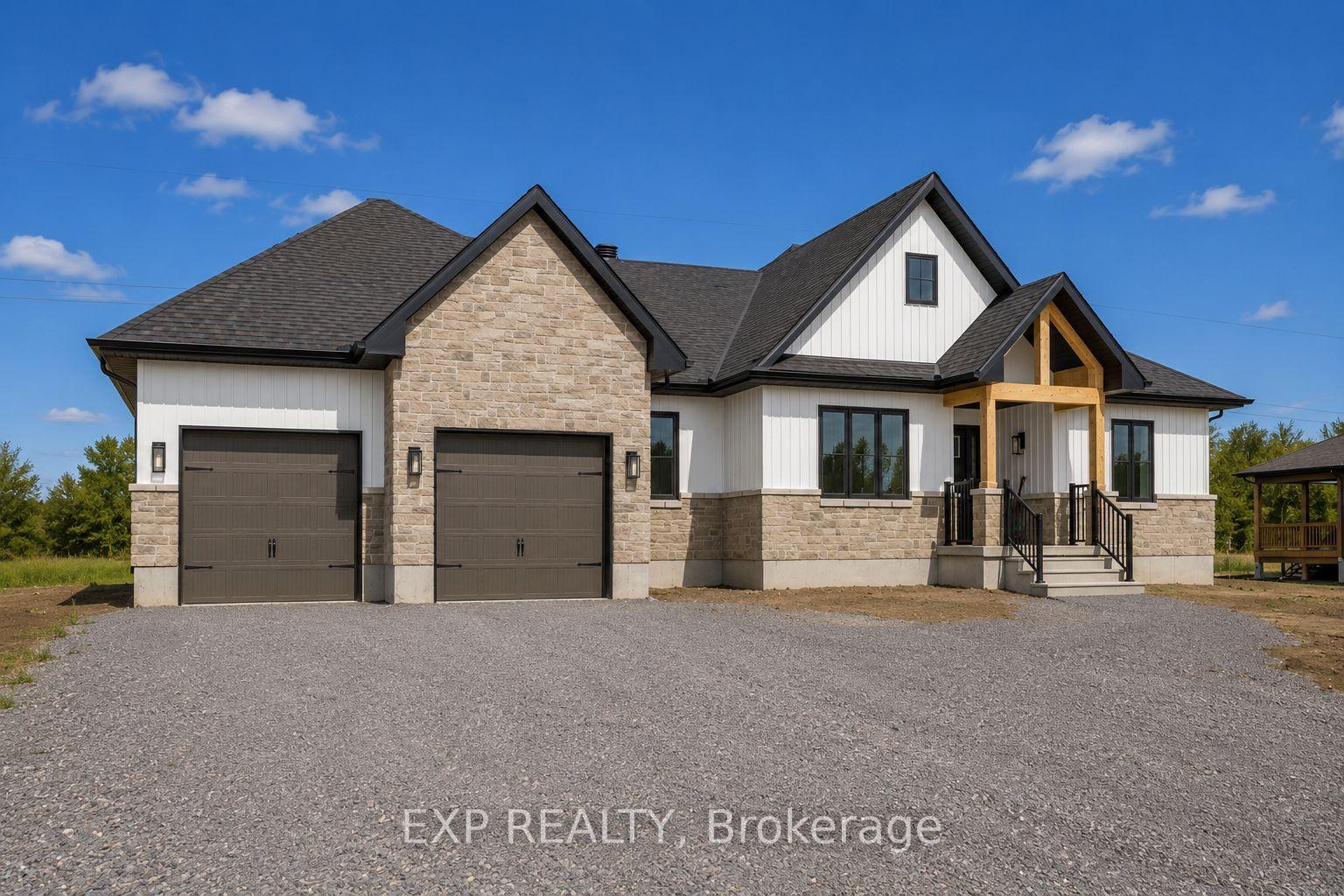 229 Trudeau Crescent — photo 1