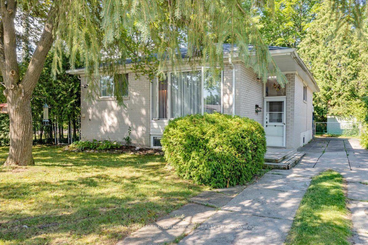 2 Corbett Crescent, Aurora — Detached for sale, photo 1
