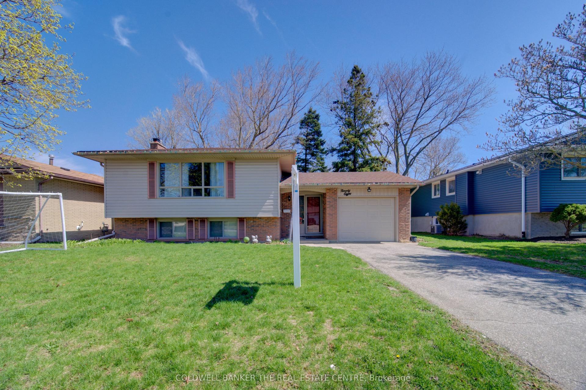 98 Shea Crescent — photo 1