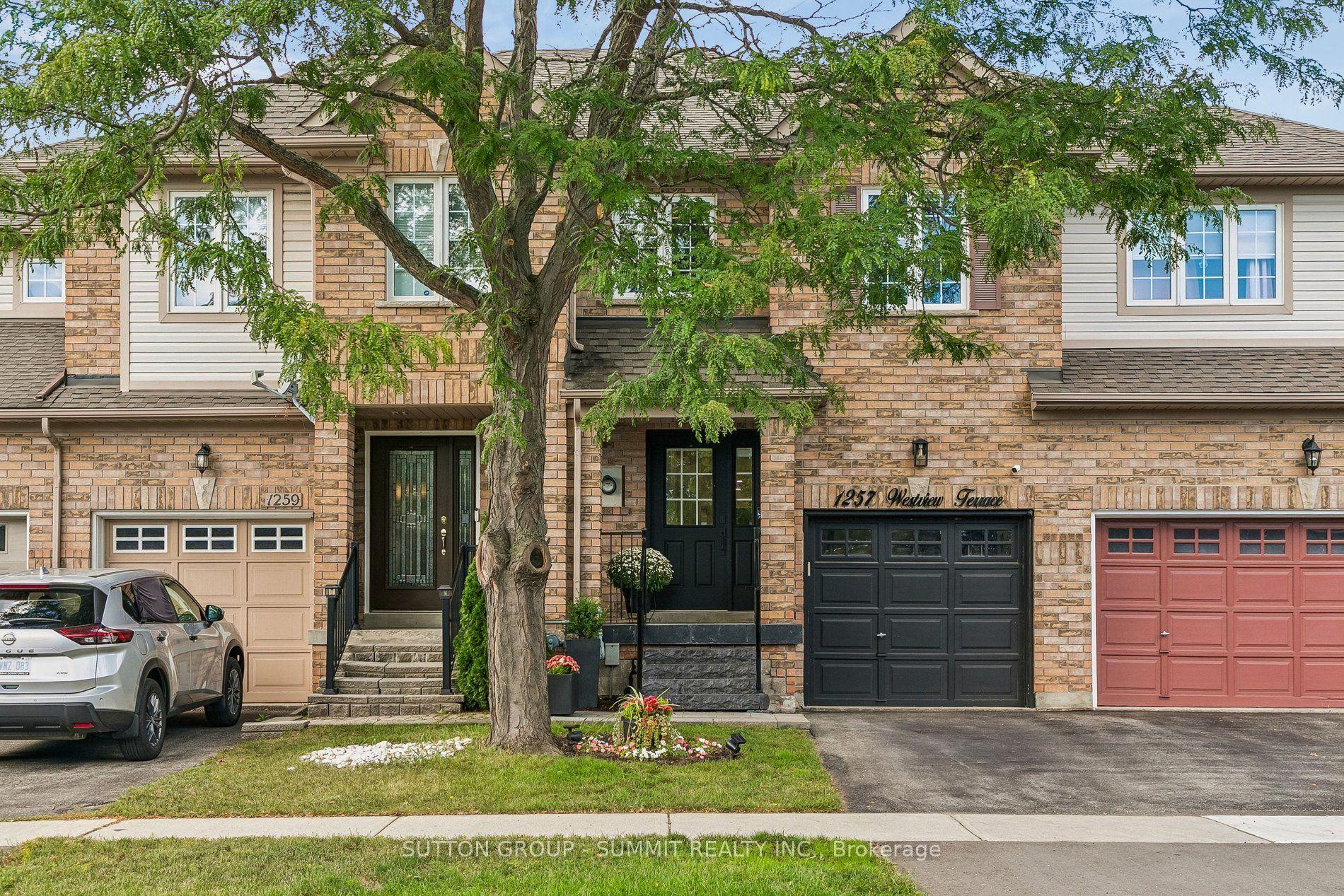 1257 Westview Terrace, Oakville — Townhouse for sale, photo 1