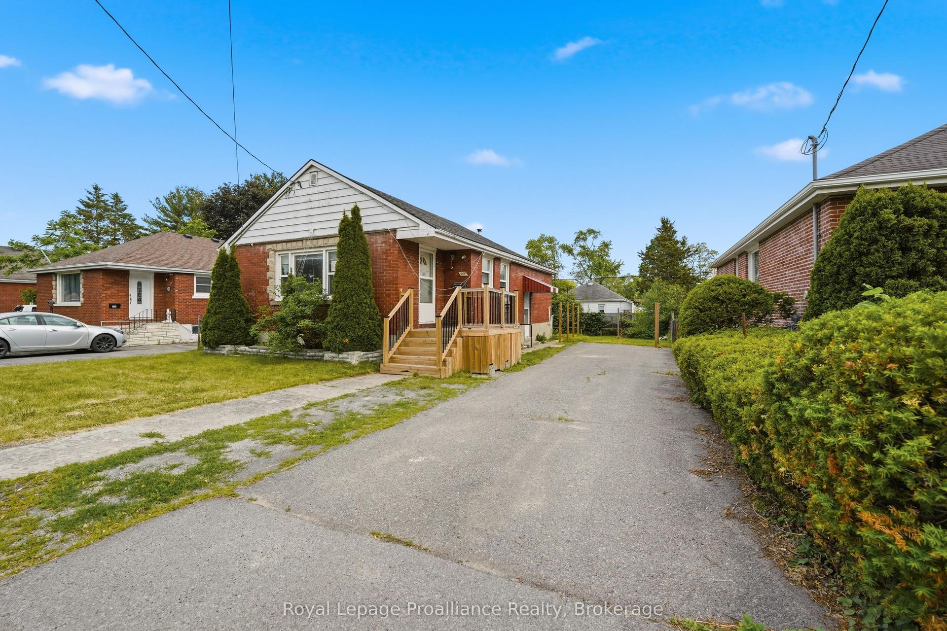 355 Bridge Street E — photo 1