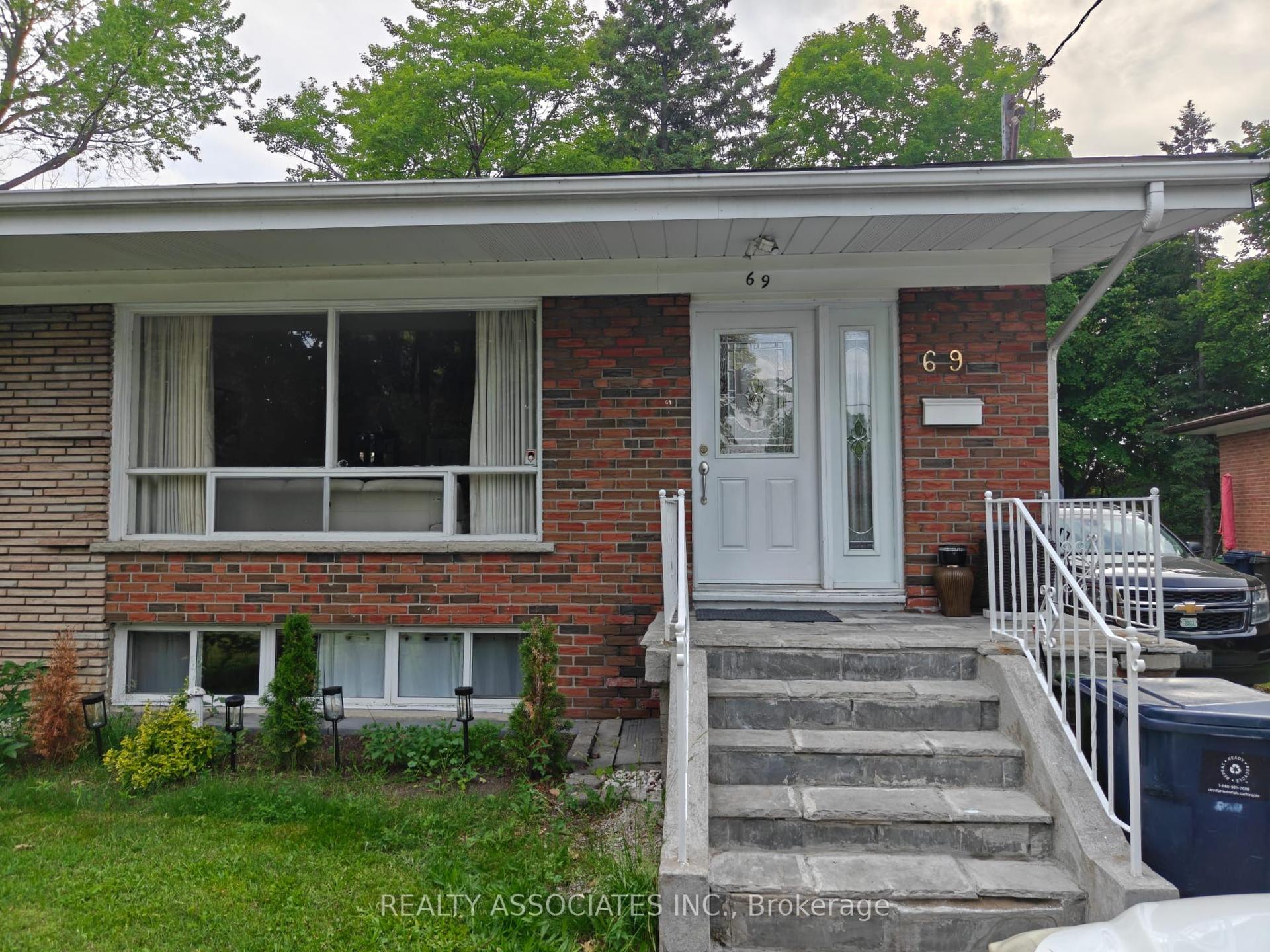 69 Cornerbrook Drive S — photo 1