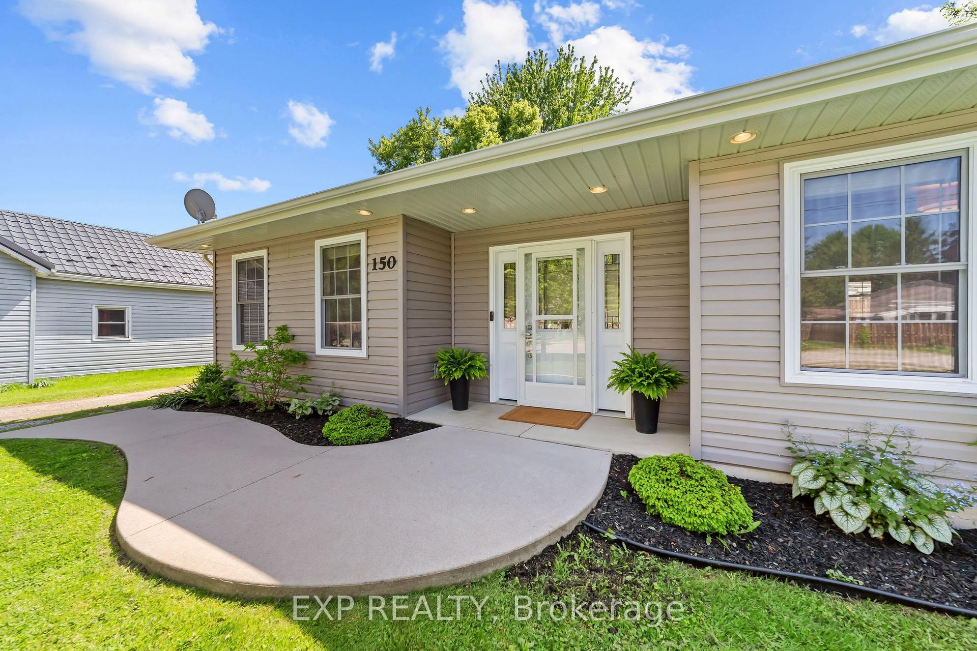 150 O'Mara Street, Southwest Middlesex — Detached for sale, photo 1