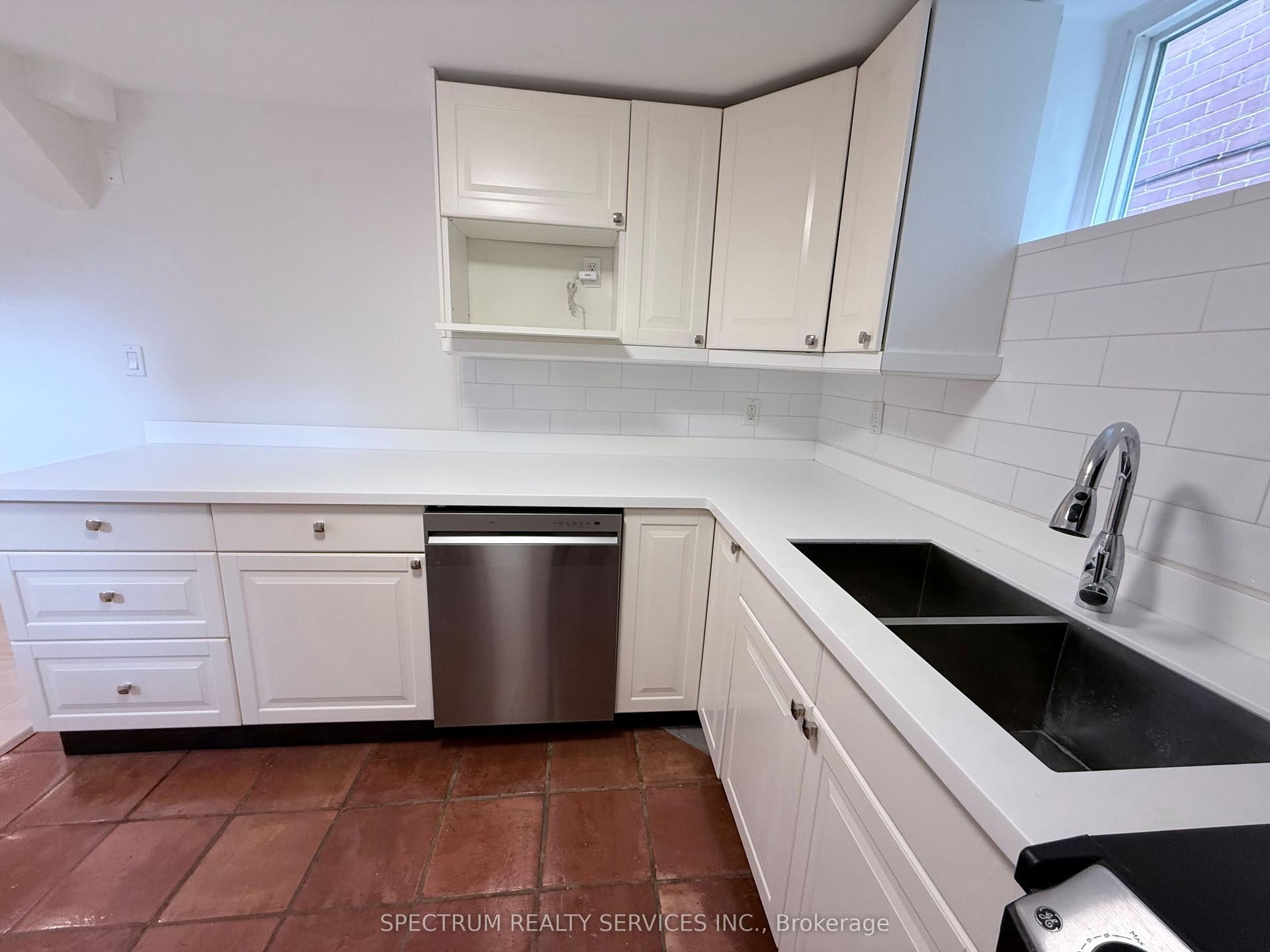172 Queenslea Avenue Lower #Lower, Toronto — Detached for lease, photo 1