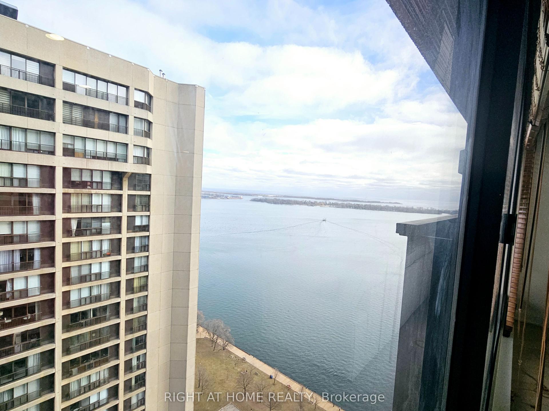 65 Harbour Square 3306 #3306 — photo 1