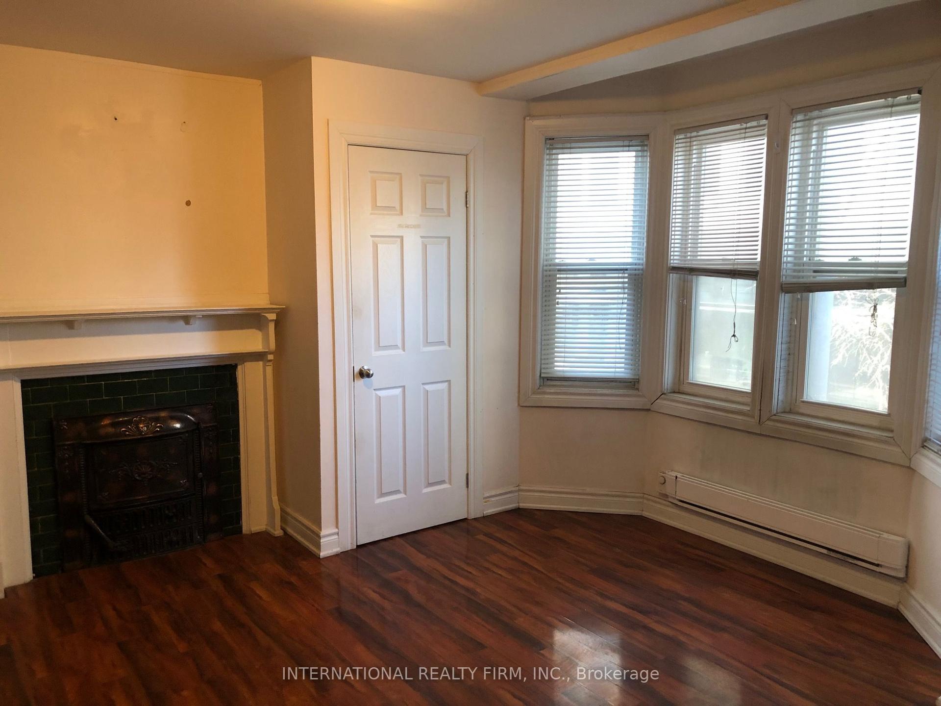 197 Dundas Street E 2B #2B — photo 1