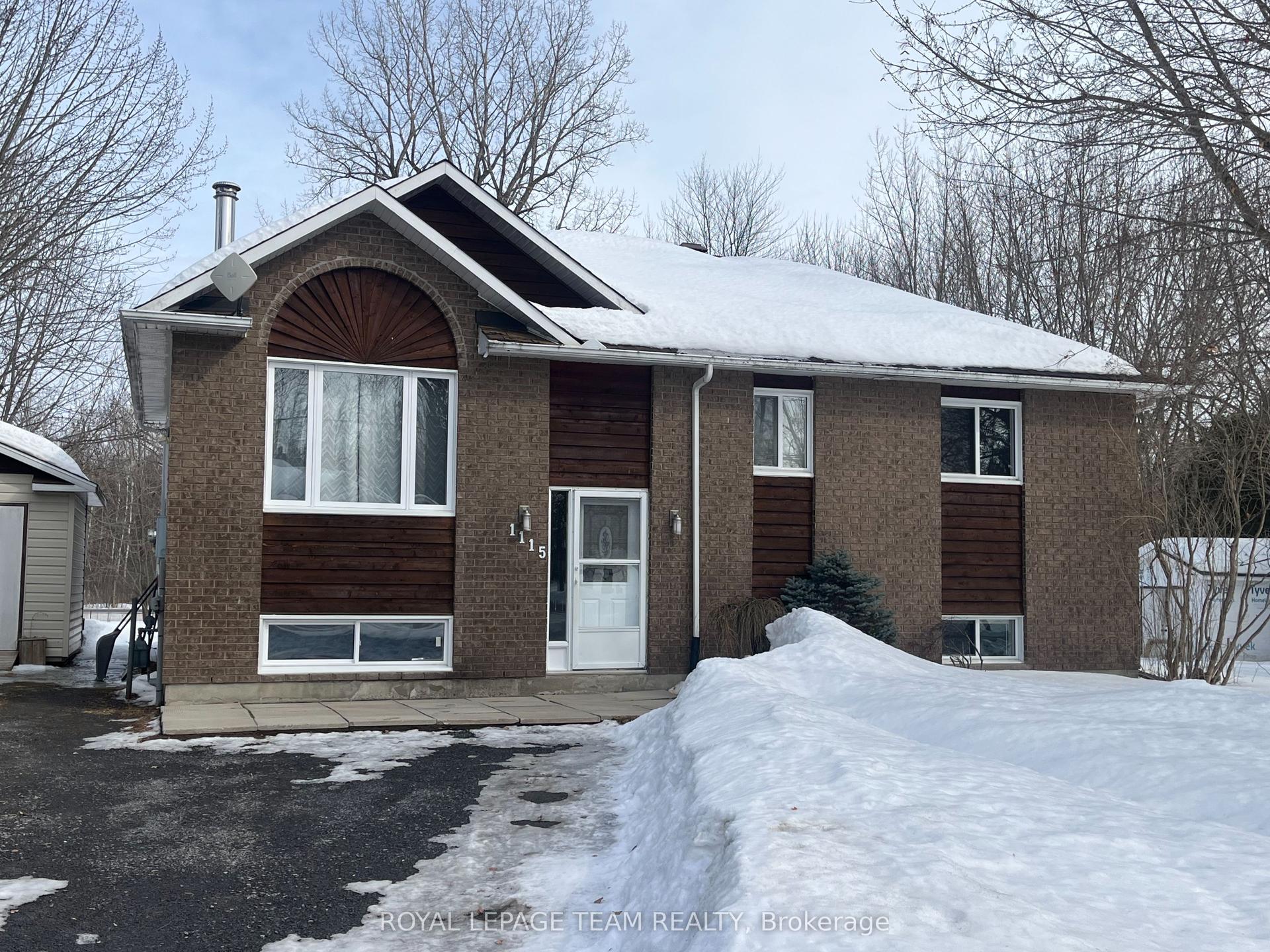 1115 Des Cerisiers Street — photo 1