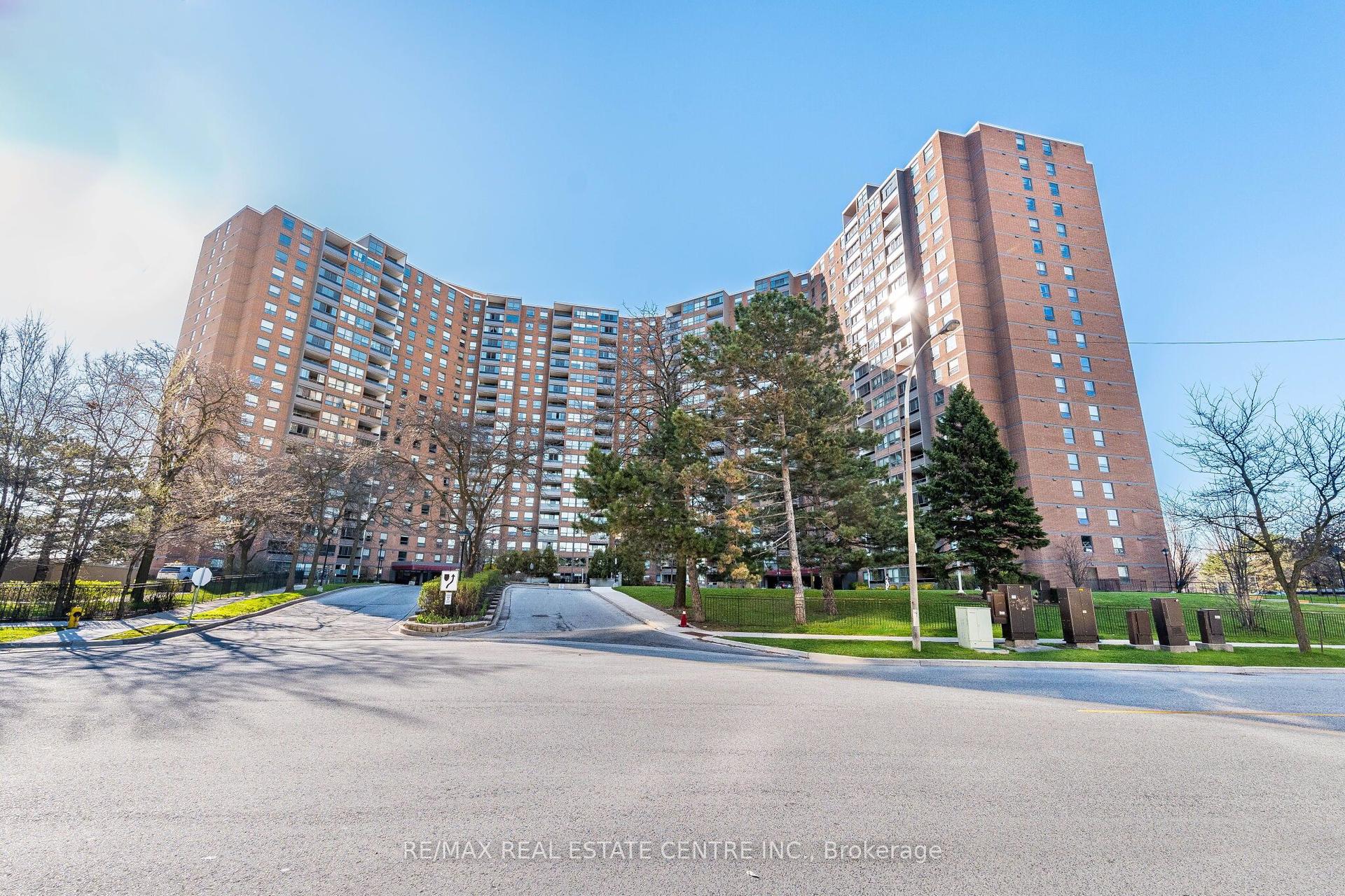 627 The West Mall Road 1802 #1802 — photo 1