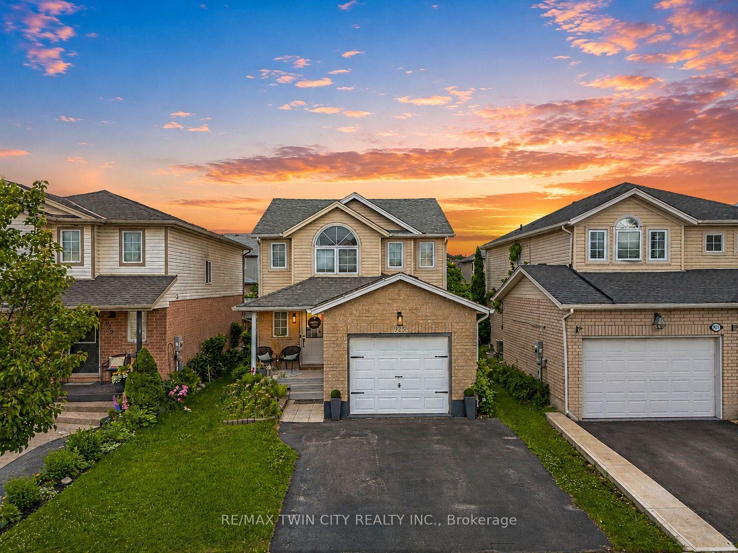 925 Copper Leaf Crescent, Kitchener — Detached for sale, photo 1