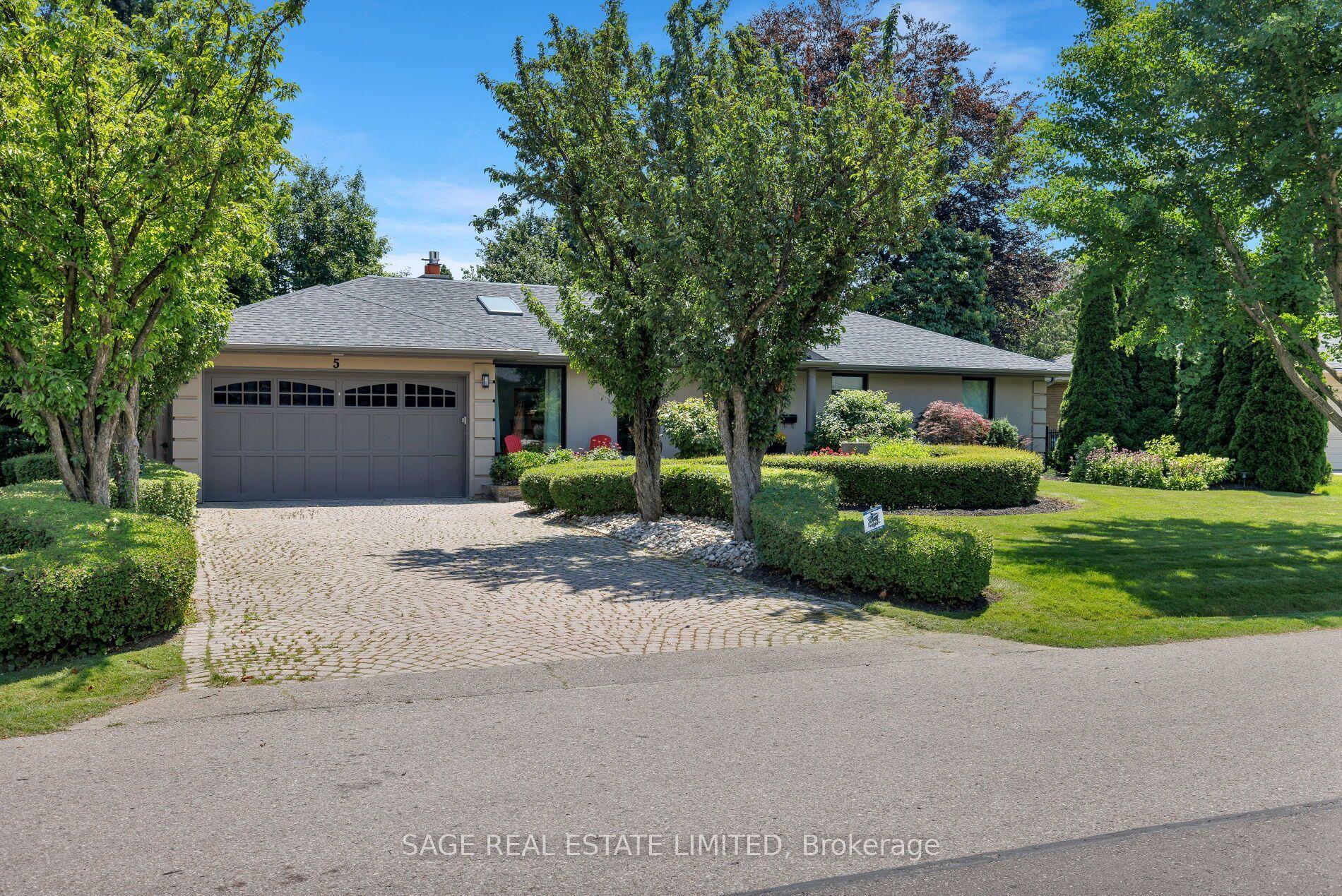5 Blair Athol Crescent, Toronto — Detached for sale, photo 1