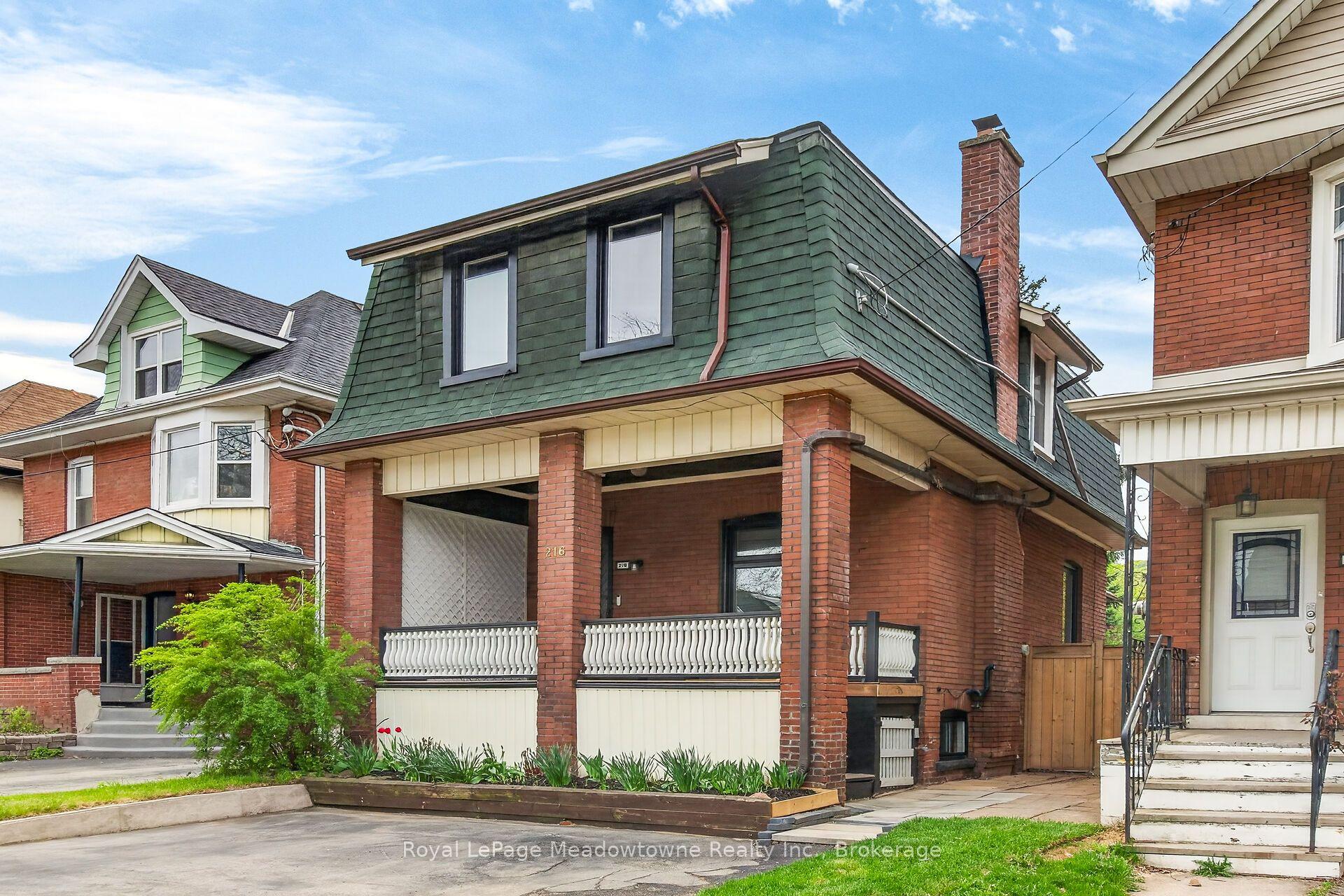 216 Maplewood Avenue — photo 1