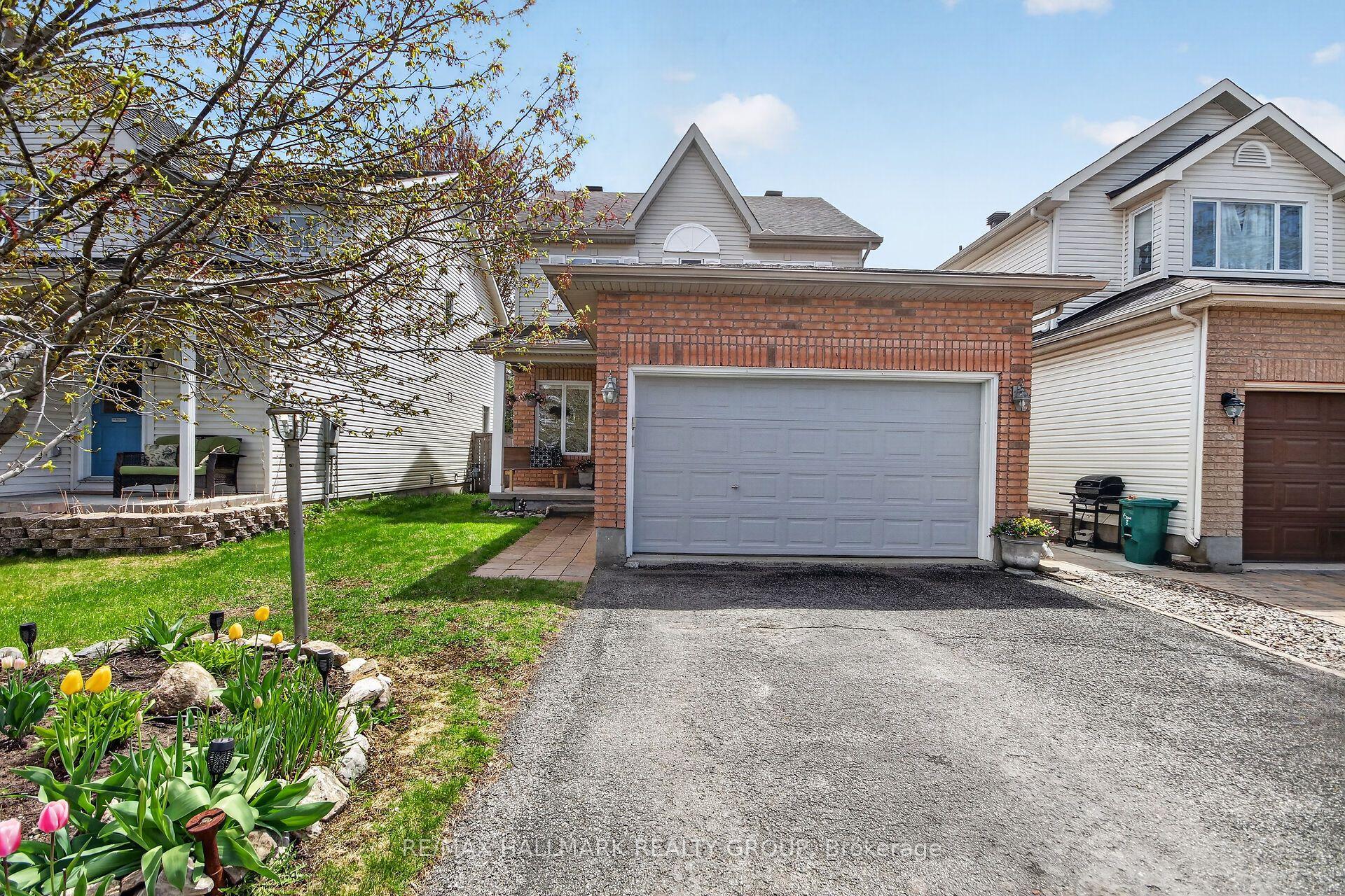 48 Avonmore Crescent — photo 1
