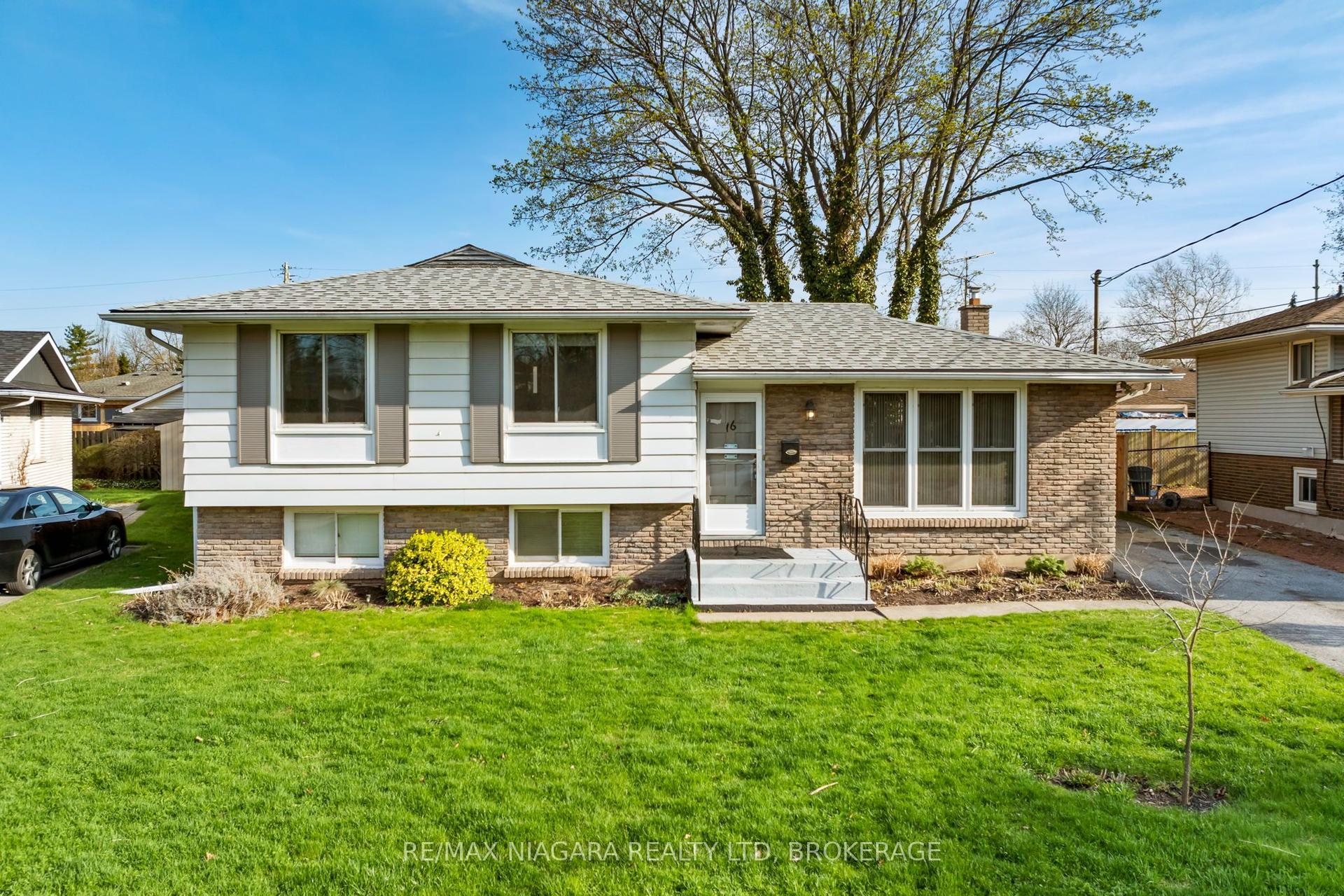 16 Croydon Drive — photo 1