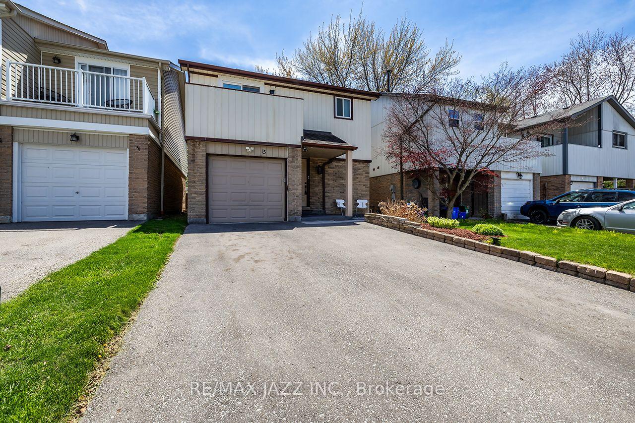 15 Graham Court — photo 1