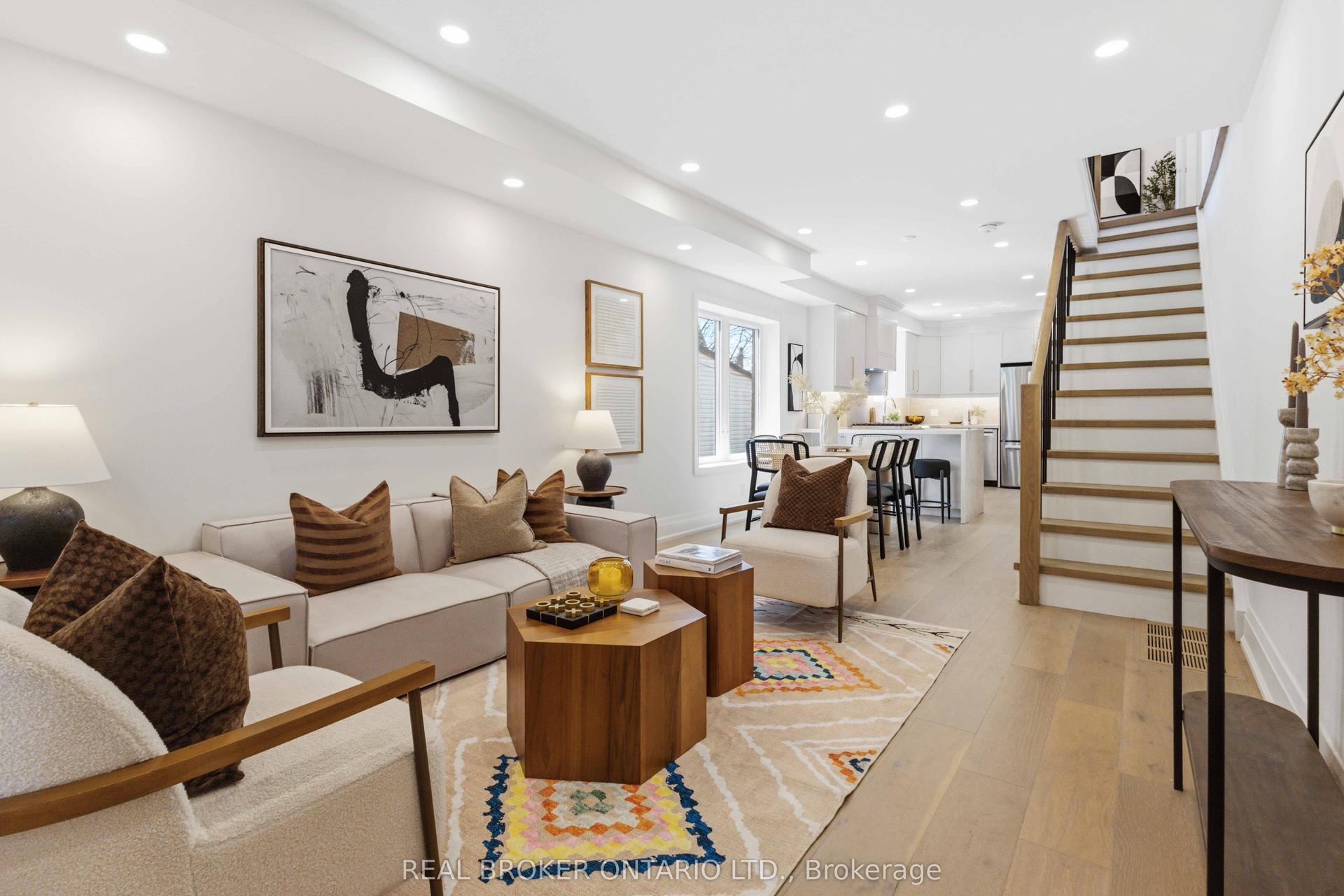 54 Moberly Avenue — photo 1