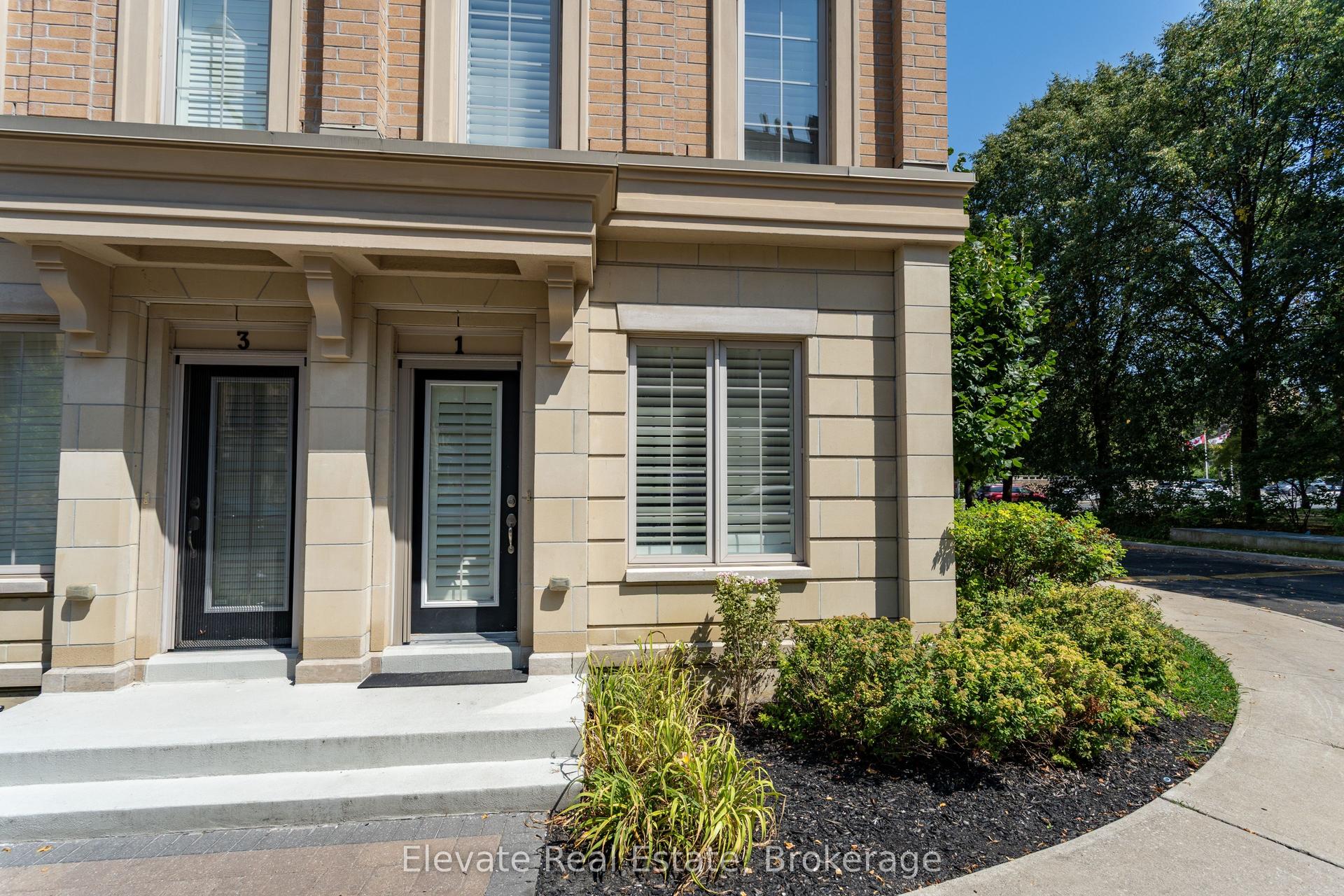 1 Hargrave Lane 1 #1, Toronto — Condo Town for sale, photo 1